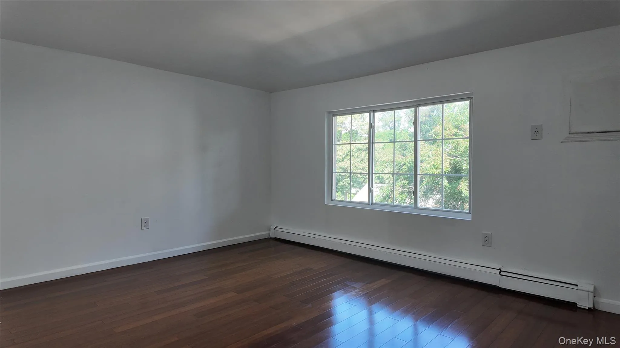 13930 Laurelton Parkway, New York, NY, 3 Bedrooms Bedrooms, 5 Rooms Rooms,1 BathroomBathrooms,Residential Lease,For Rent,Laurelton,0,1052740 13930 Laurelton Parkway, New York, NY, 3 Bedrooms Bedrooms, 5 Rooms Rooms,1 BathroomBathrooms,Residential Lease,For Rent,Laurelton,0,1052740