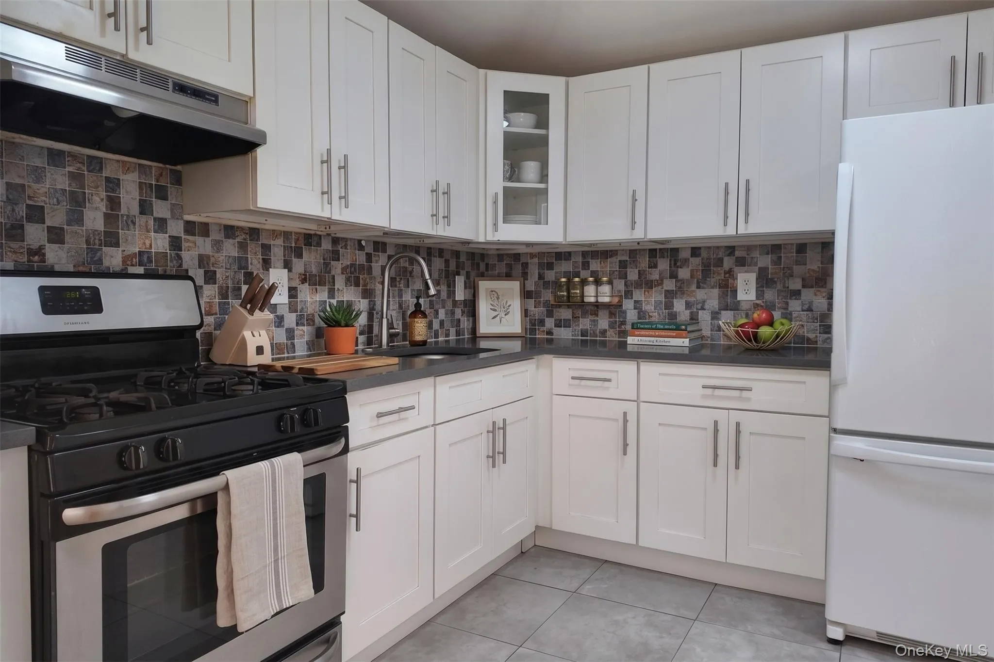 13930 Laurelton Parkway, New York, NY, 3 Bedrooms Bedrooms, 5 Rooms Rooms,1 BathroomBathrooms,Residential Lease,For Rent,Laurelton,0,1052740 13930 Laurelton Parkway, New York, NY, 3 Bedrooms Bedrooms, 5 Rooms Rooms,1 BathroomBathrooms,Residential Lease,For Rent,Laurelton,0,1052740