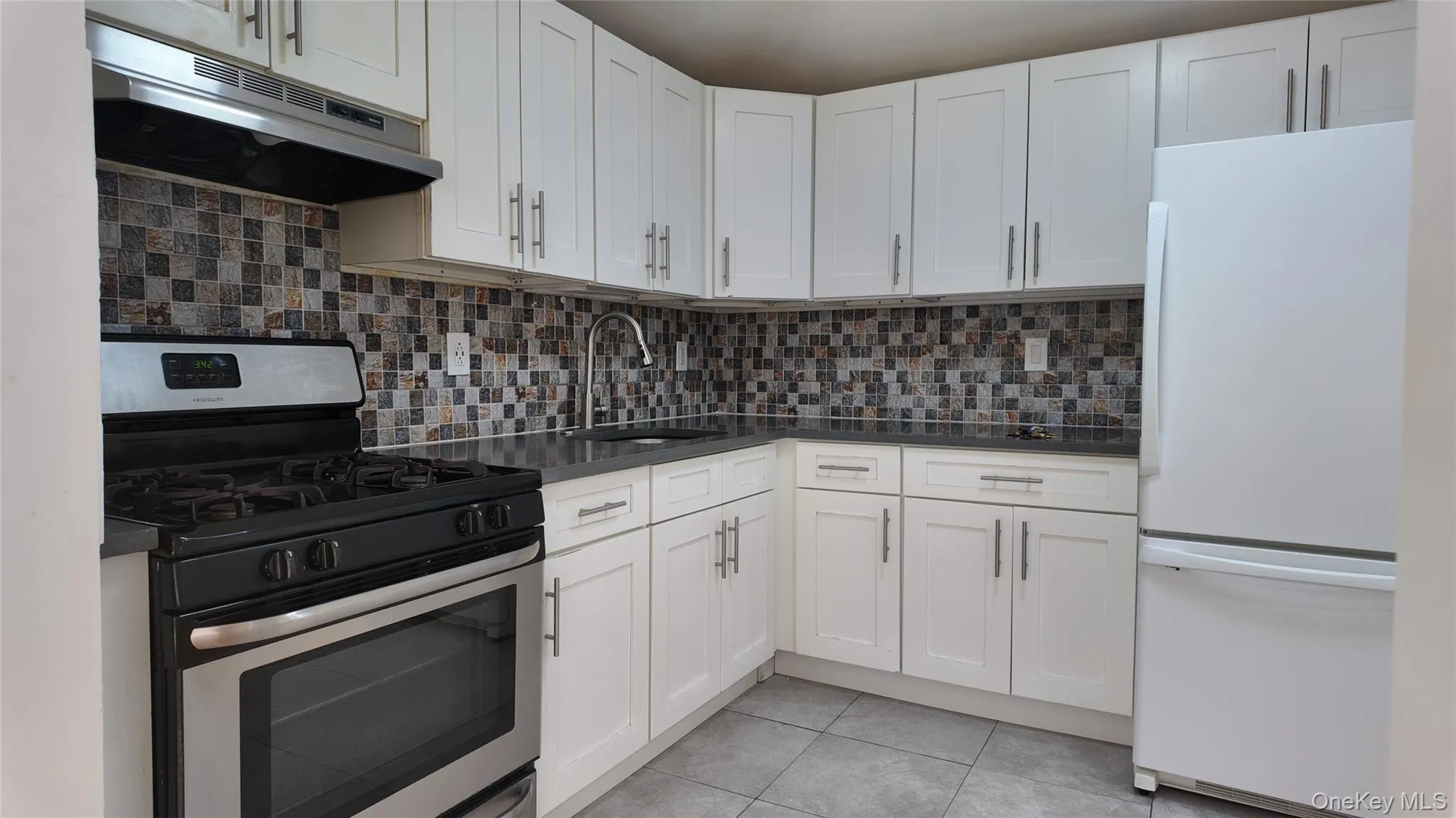 13930 Laurelton Parkway, New York, NY, 3 Bedrooms Bedrooms, 5 Rooms Rooms,1 BathroomBathrooms,Residential Lease,For Rent,Laurelton,0,1052740 13930 Laurelton Parkway, New York, NY, 3 Bedrooms Bedrooms, 5 Rooms Rooms,1 BathroomBathrooms,Residential Lease,For Rent,Laurelton,0,1052740