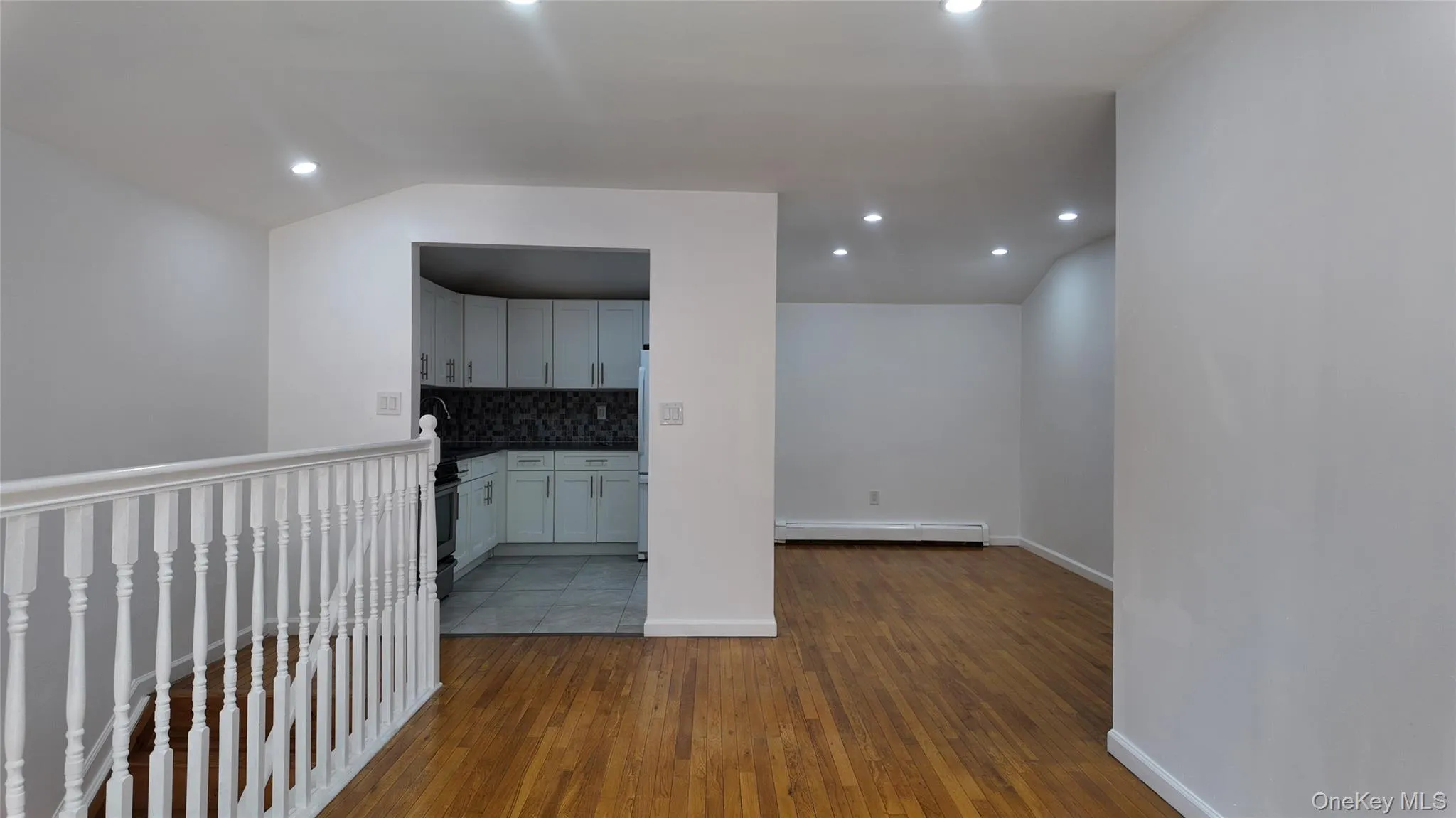 13930 Laurelton Parkway, New York, NY, 3 Bedrooms Bedrooms, 5 Rooms Rooms,1 BathroomBathrooms,Residential Lease,For Rent,Laurelton,0,1052740 13930 Laurelton Parkway, New York, NY, 3 Bedrooms Bedrooms, 5 Rooms Rooms,1 BathroomBathrooms,Residential Lease,For Rent,Laurelton,0,1052740