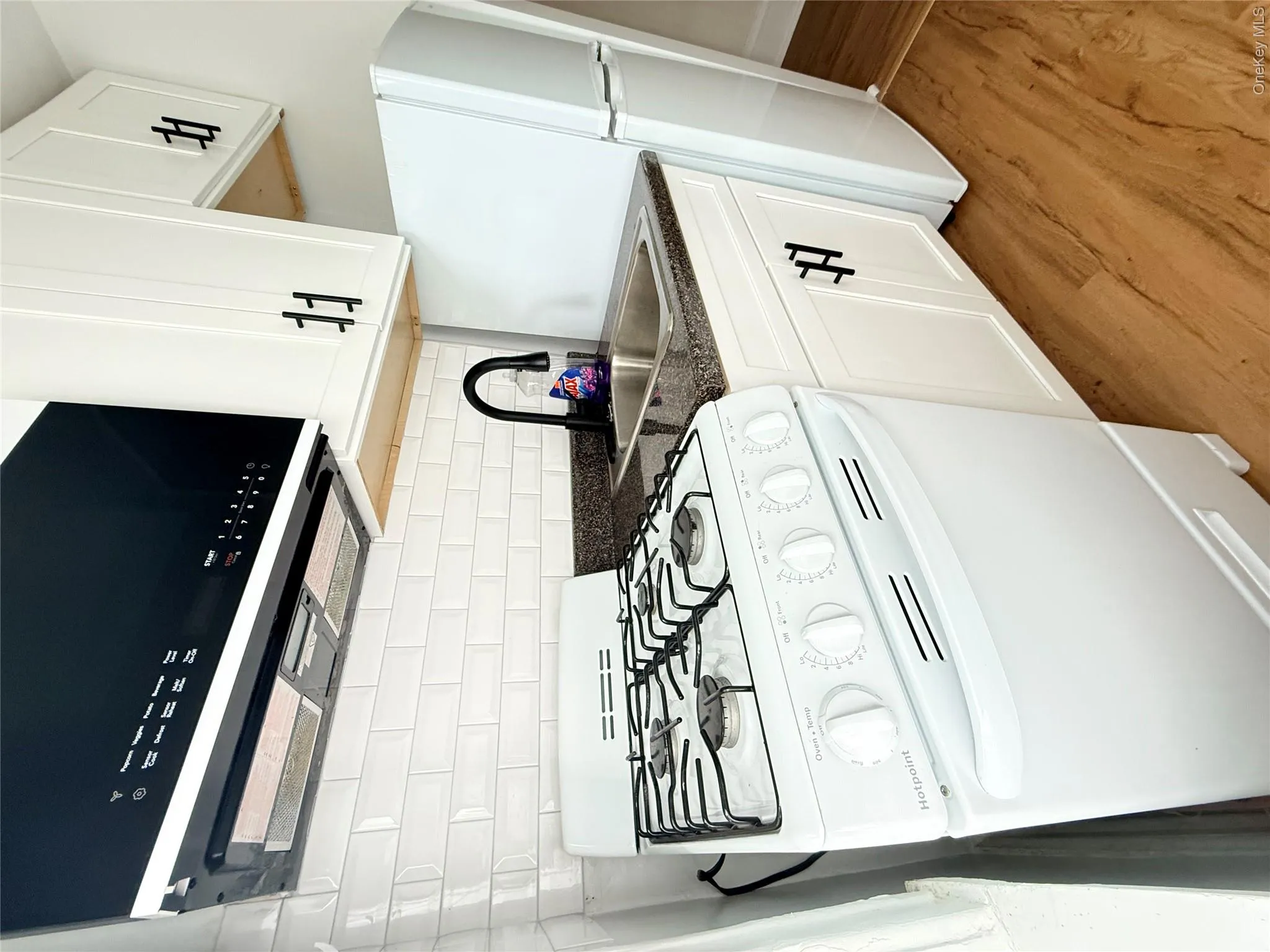98 Harding Avenue, White Plains, NY, 2 Room Rooms,1 BathroomBathrooms,Residential Lease,For Rent,Harding,0,1052742 98 Harding Avenue, White Plains, NY, 2 Room Rooms,1 BathroomBathrooms,Residential Lease,For Rent,Harding,0,1052742
