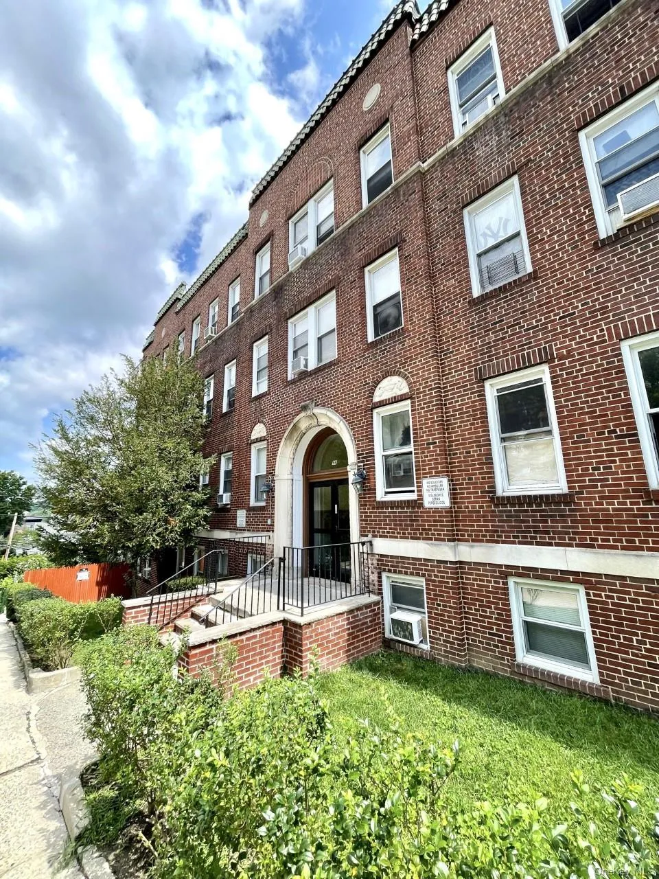 98 Harding Avenue, White Plains, NY, 2 Room Rooms,1 BathroomBathrooms,Residential Lease,For Rent,Harding,0,1052742 98 Harding Avenue, White Plains, NY, 2 Room Rooms,1 BathroomBathrooms,Residential Lease,For Rent,Harding,0,1052742