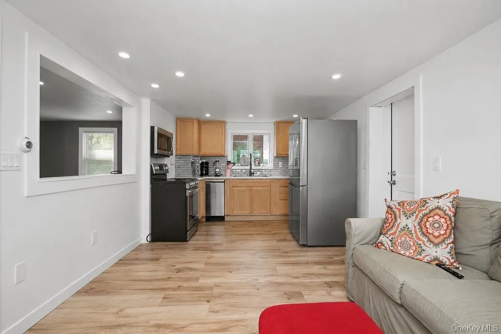 139 8th Street, Cortlandt, NY, 2 Bedrooms Bedrooms, 7 Rooms Rooms,1 BathroomBathrooms,Residential,For Rent,8th,0,1052744 139 8th Street, Cortlandt, NY, 2 Bedrooms Bedrooms, 7 Rooms Rooms,1 BathroomBathrooms,Residential,For Rent,8th,0,1052744