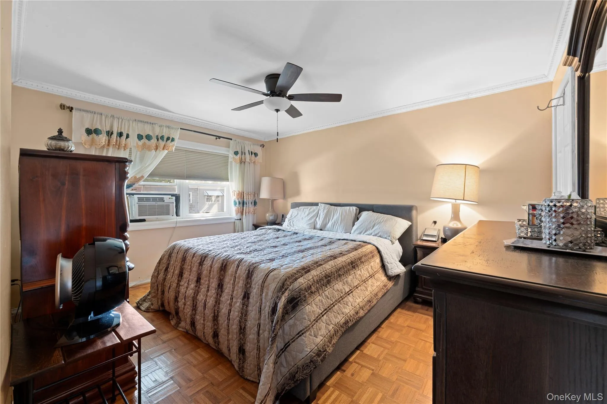 548 Bolton Avenue, New York, NY, 3 Bedrooms Bedrooms, 6 Rooms Rooms,2 BathroomsBathrooms,Residential,For Rent,Bolton,0,1052751 548 Bolton Avenue, New York, NY, 3 Bedrooms Bedrooms, 6 Rooms Rooms,2 BathroomsBathrooms,Residential,For Rent,Bolton,0,1052751