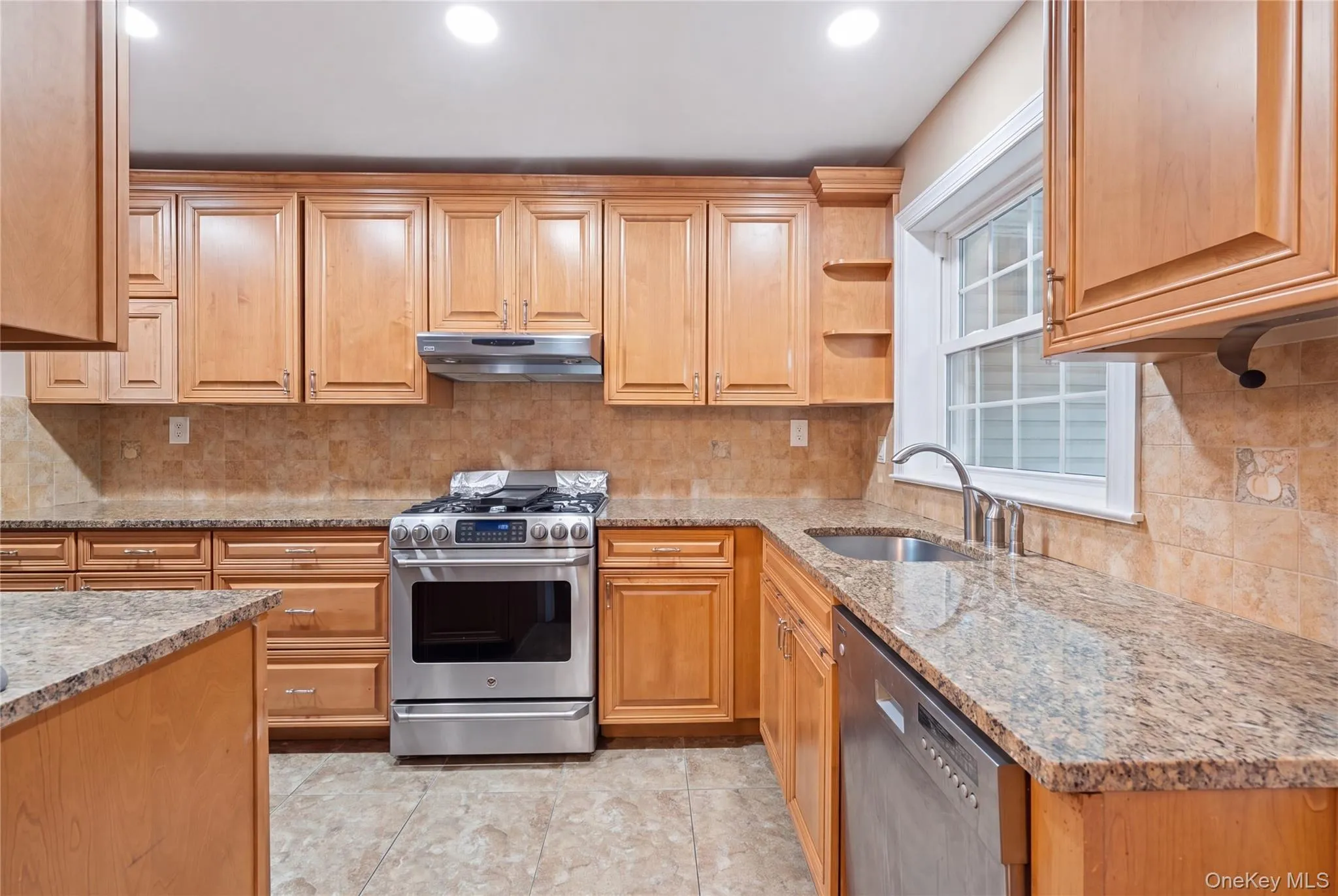 548 Bolton Avenue, New York, NY, 3 Bedrooms Bedrooms, 6 Rooms Rooms,2 BathroomsBathrooms,Residential,For Rent,Bolton,0,1052751 548 Bolton Avenue, New York, NY, 3 Bedrooms Bedrooms, 6 Rooms Rooms,2 BathroomsBathrooms,Residential,For Rent,Bolton,0,1052751