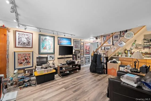 548 Bolton Avenue, New York, NY, 3 Bedrooms Bedrooms, 6 Rooms Rooms,2 BathroomsBathrooms,Residential,For Rent,Bolton,0,1052751 548 Bolton Avenue, New York, NY, 3 Bedrooms Bedrooms, 6 Rooms Rooms,2 BathroomsBathrooms,Residential,For Rent,Bolton,0,1052751