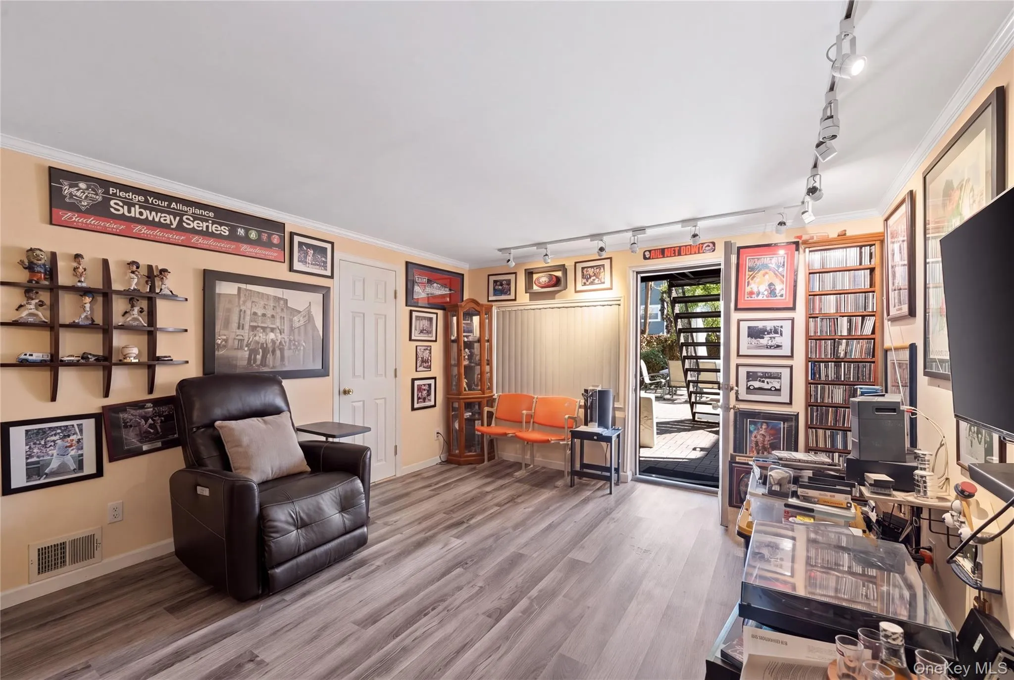 548 Bolton Avenue, New York, NY, 3 Bedrooms Bedrooms, 6 Rooms Rooms,2 BathroomsBathrooms,Residential,For Rent,Bolton,0,1052751 548 Bolton Avenue, New York, NY, 3 Bedrooms Bedrooms, 6 Rooms Rooms,2 BathroomsBathrooms,Residential,For Rent,Bolton,0,1052751