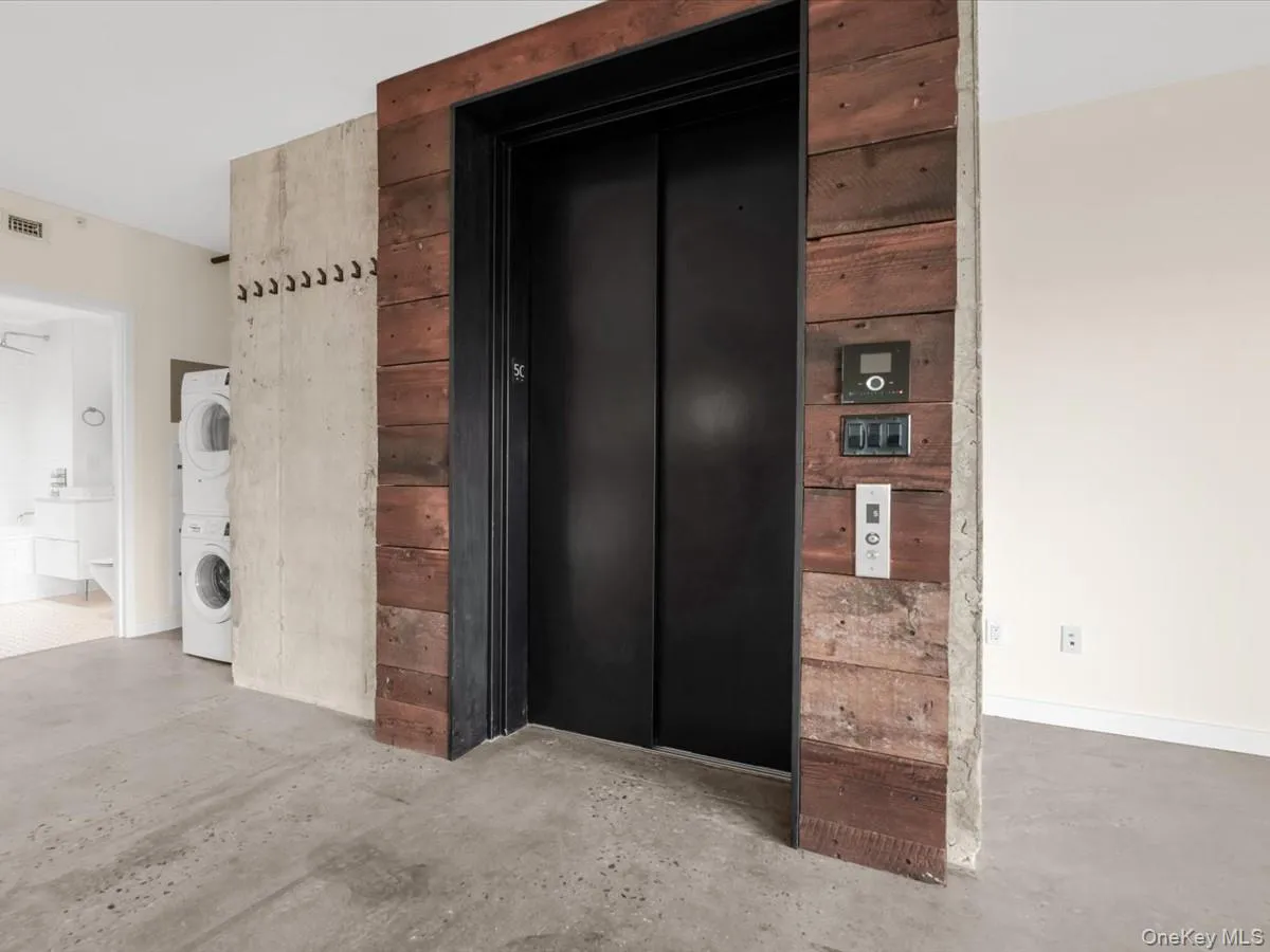 651 New York Avenue, New York, NY, 1 Bedroom Bedrooms, 3 Rooms Rooms,1 BathroomBathrooms,Residential,For Rent,New York,0,1052752 651 New York Avenue, New York, NY, 1 Bedroom Bedrooms, 3 Rooms Rooms,1 BathroomBathrooms,Residential,For Rent,New York,0,1052752