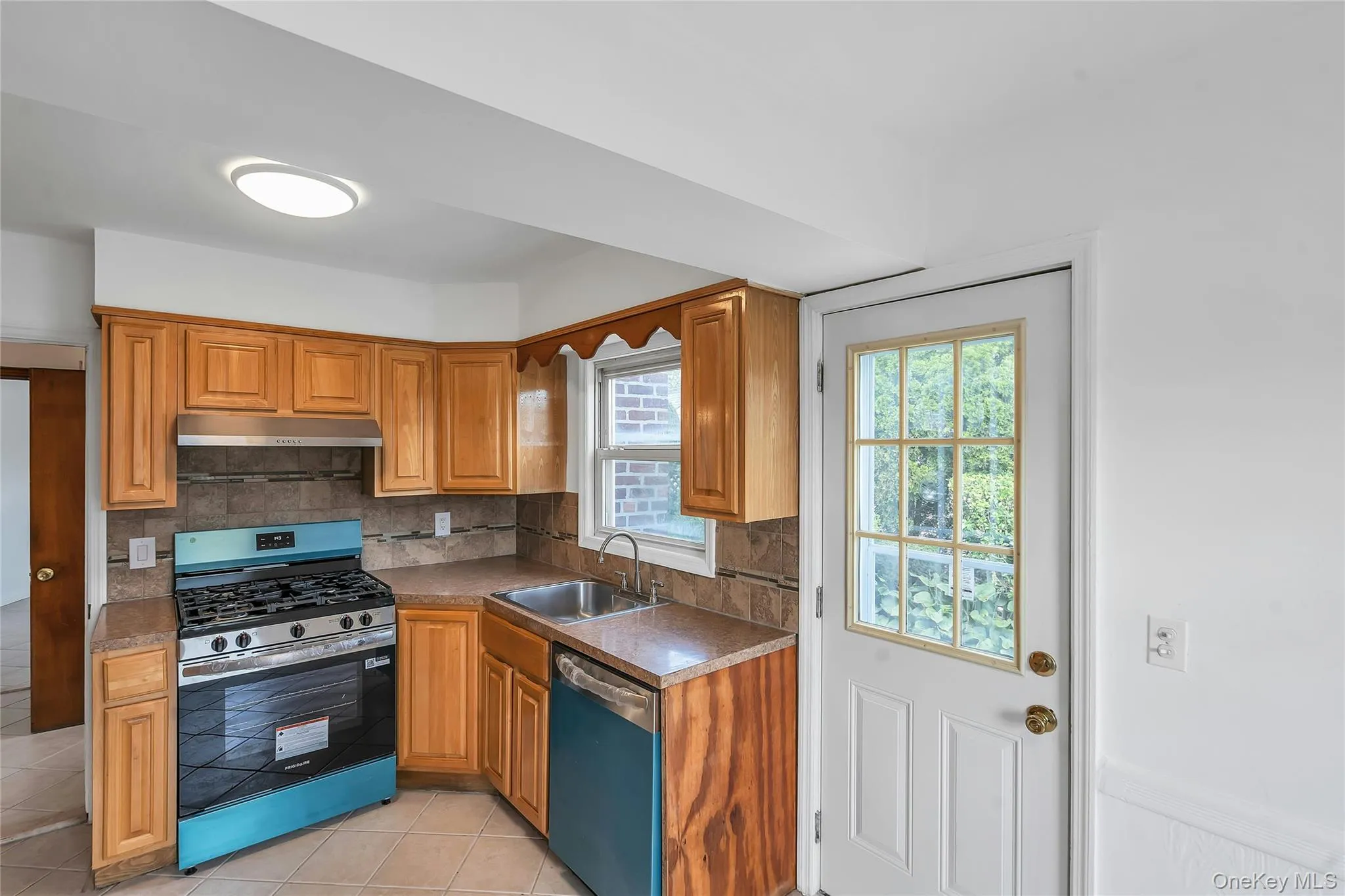 147 Broadway, Hempstead, NY, 4 Bedrooms Bedrooms, 8 Rooms Rooms,3 BathroomsBathrooms,Residential,For Rent,Broadway,0,1052760 147 Broadway, Hempstead, NY, 4 Bedrooms Bedrooms, 8 Rooms Rooms,3 BathroomsBathrooms,Residential,For Rent,Broadway,0,1052760