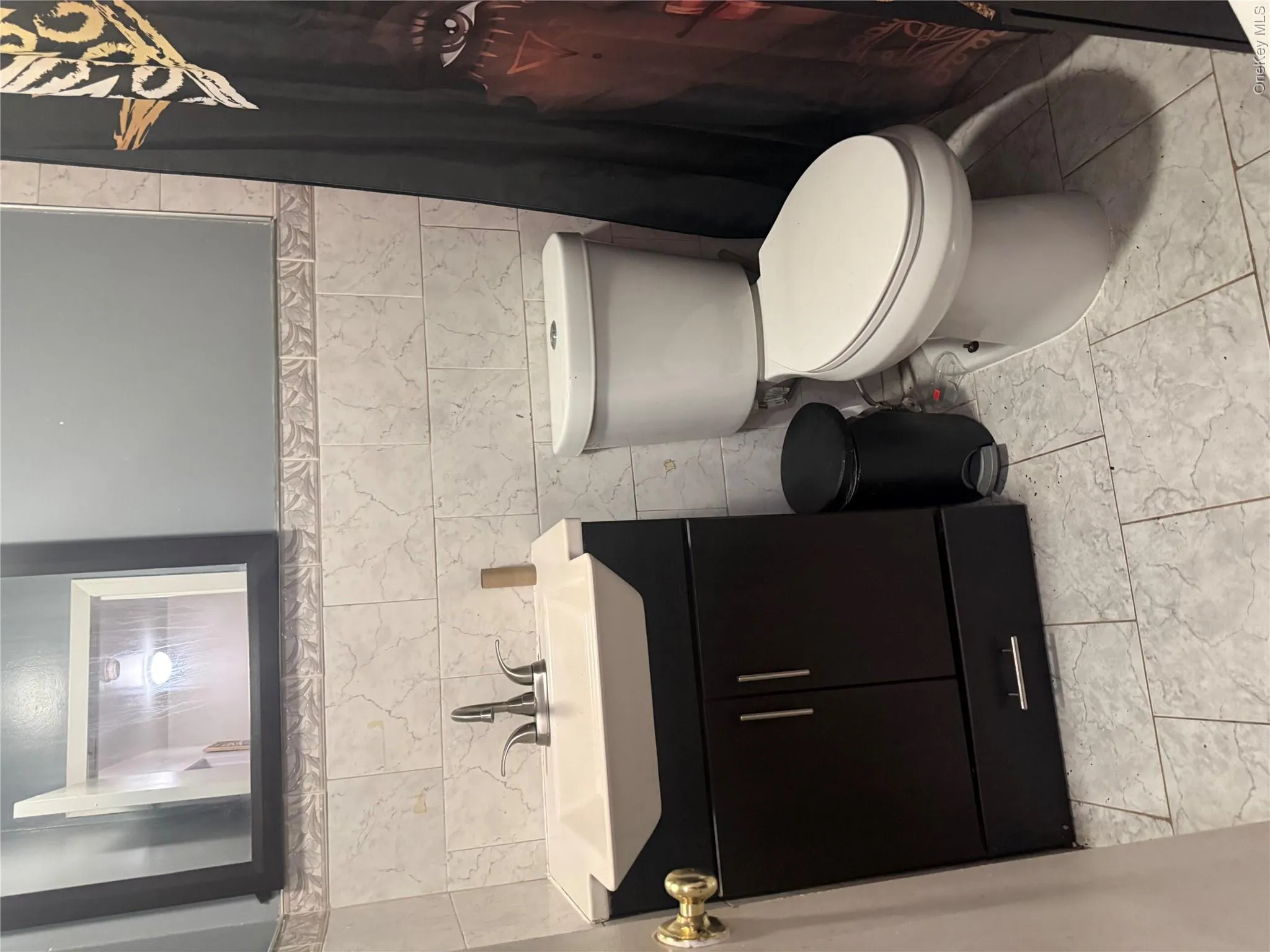 Full Bath upstairs Full Bath upstairs