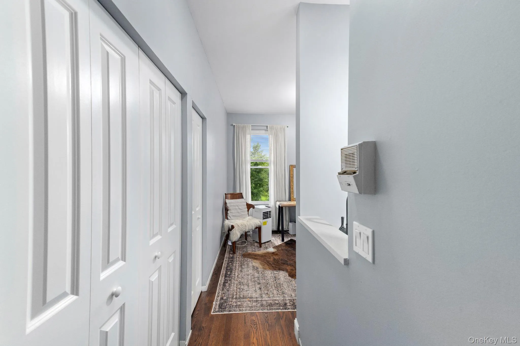 Elegant entry way Elegant entry way