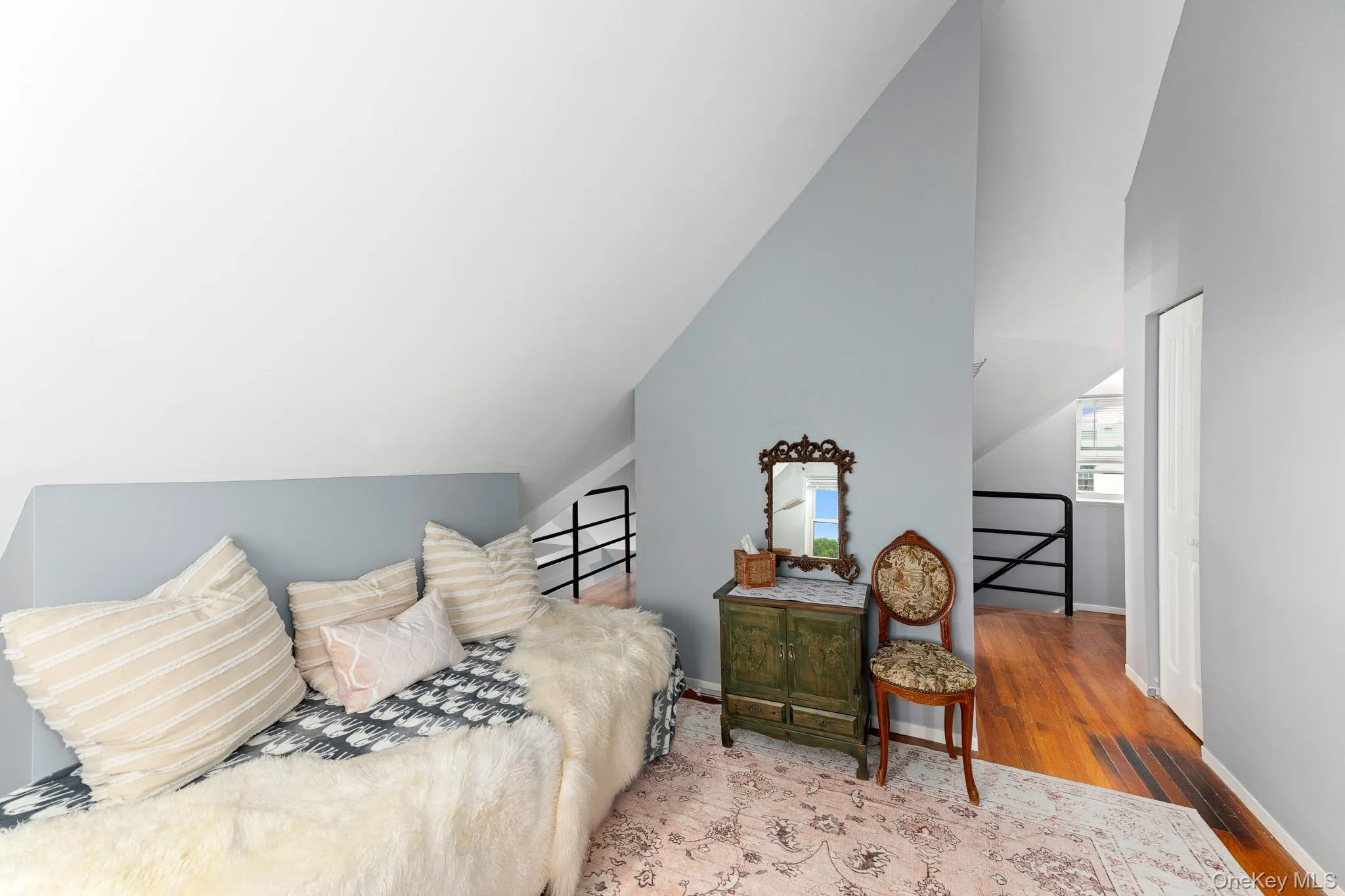 Loft style Bedroom Loft style Bedroom