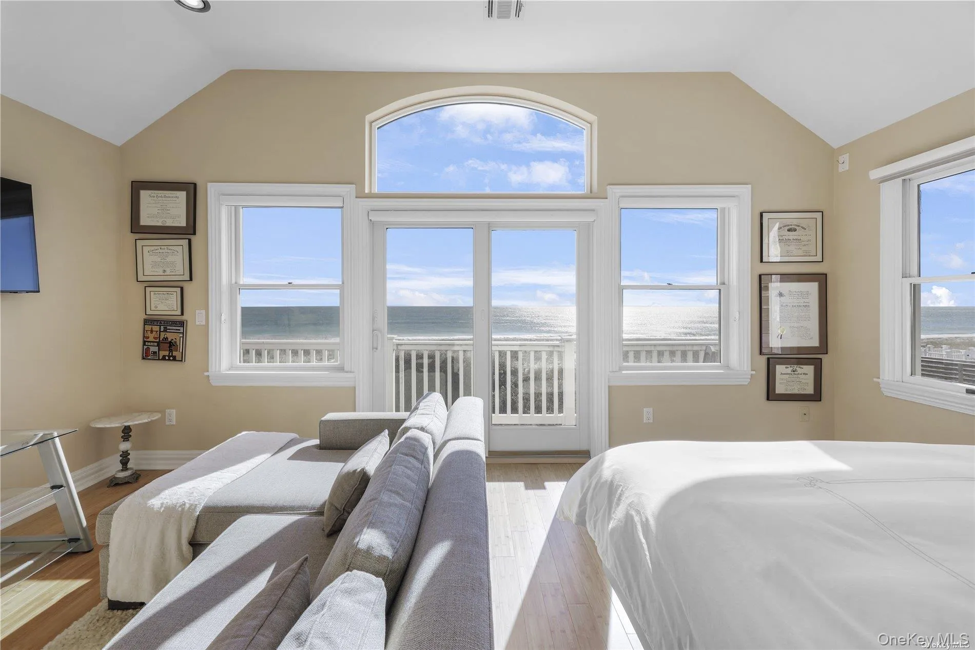 Oceanfront Master Suite w/Balcony Oceanfront Master Suite w/Balcony