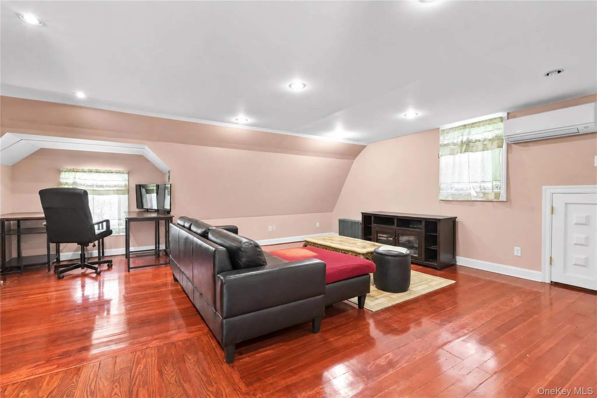 84-42 Charlecote Ridge, New York, NY, 5 Bedrooms Bedrooms, 11 Rooms Rooms,2 BathroomsBathrooms,Residential,For Rent,Charlecote,0,1052788 84-42 Charlecote Ridge, New York, NY, 5 Bedrooms Bedrooms, 11 Rooms Rooms,2 BathroomsBathrooms,Residential,For Rent,Charlecote,0,1052788