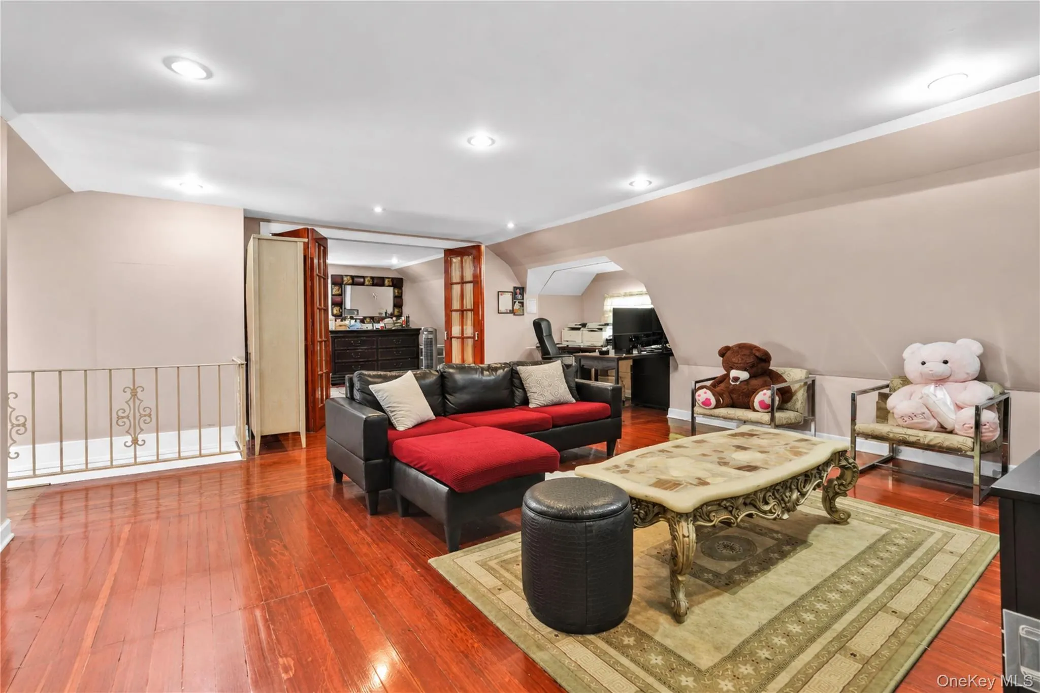 84-42 Charlecote Ridge, New York, NY, 5 Bedrooms Bedrooms, 11 Rooms Rooms,2 BathroomsBathrooms,Residential,For Rent,Charlecote,0,1052788 84-42 Charlecote Ridge, New York, NY, 5 Bedrooms Bedrooms, 11 Rooms Rooms,2 BathroomsBathrooms,Residential,For Rent,Charlecote,0,1052788