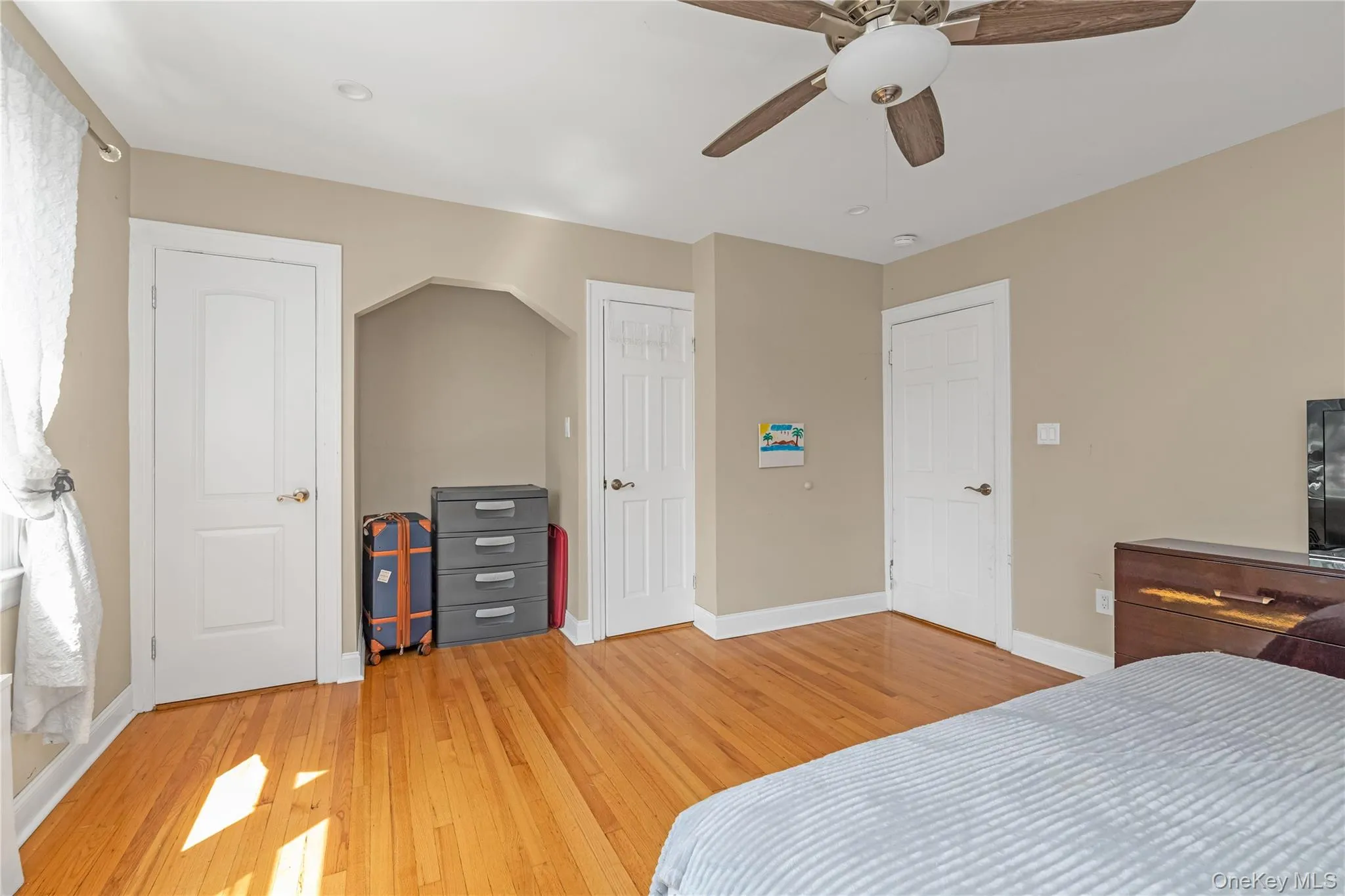 203-15 100th Avenue, New York, NY, 3 Bedrooms Bedrooms, 6 Rooms Rooms,1 BathroomBathrooms,Residential,For Rent,100th,0,1052791 203-15 100th Avenue, New York, NY, 3 Bedrooms Bedrooms, 6 Rooms Rooms,1 BathroomBathrooms,Residential,For Rent,100th,0,1052791