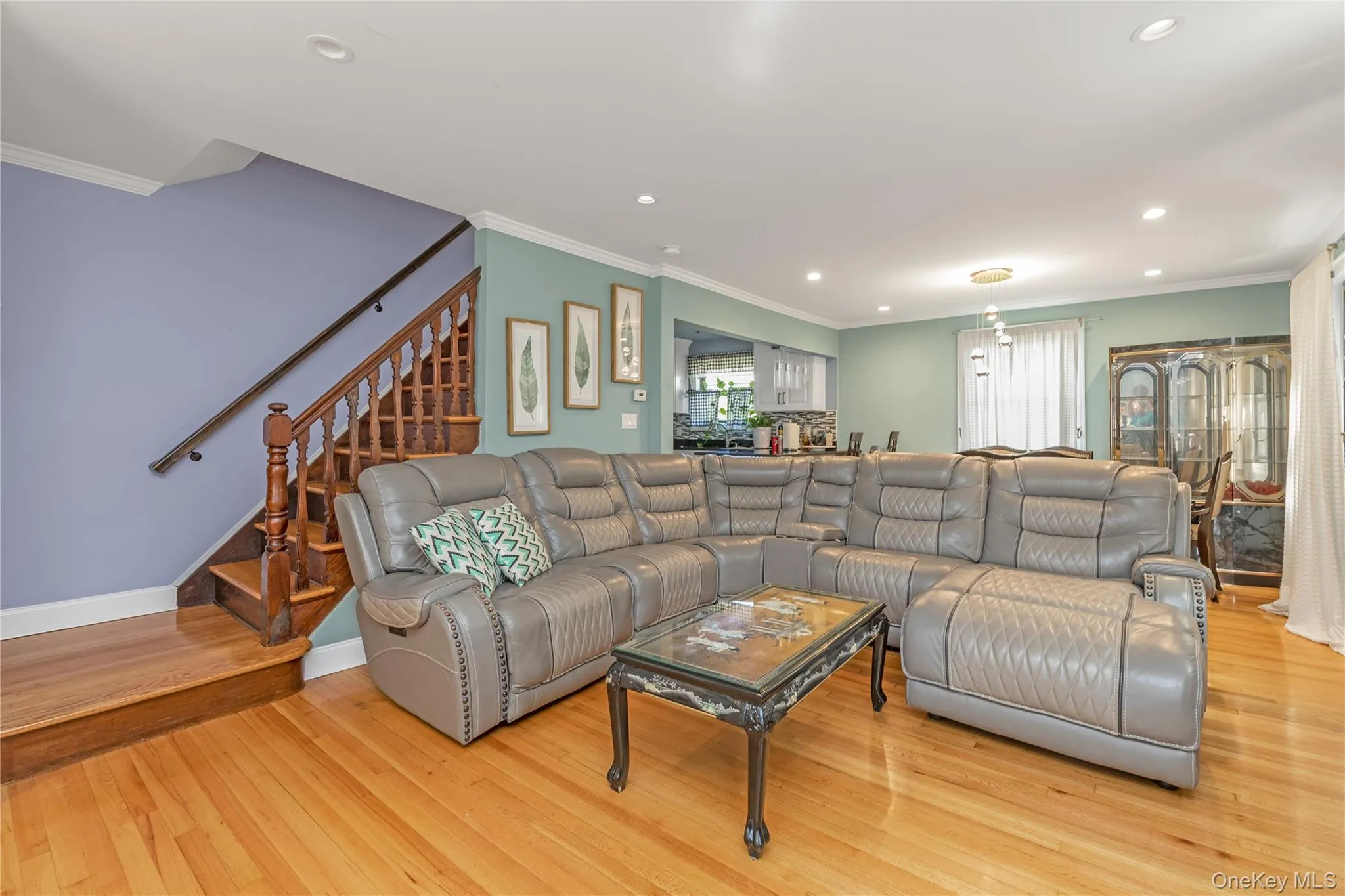 203-15 100th Avenue, New York, NY, 3 Bedrooms Bedrooms, 6 Rooms Rooms,1 BathroomBathrooms,Residential,For Rent,100th,0,1052791 203-15 100th Avenue, New York, NY, 3 Bedrooms Bedrooms, 6 Rooms Rooms,1 BathroomBathrooms,Residential,For Rent,100th,0,1052791