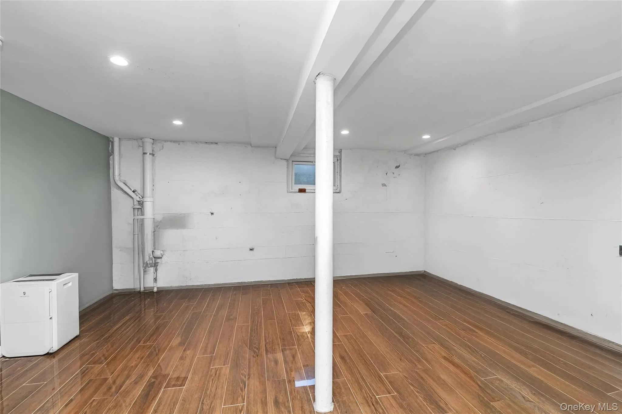 203-15 100th Avenue, New York, NY, 3 Bedrooms Bedrooms, 6 Rooms Rooms,1 BathroomBathrooms,Residential,For Rent,100th,0,1052791 203-15 100th Avenue, New York, NY, 3 Bedrooms Bedrooms, 6 Rooms Rooms,1 BathroomBathrooms,Residential,For Rent,100th,0,1052791