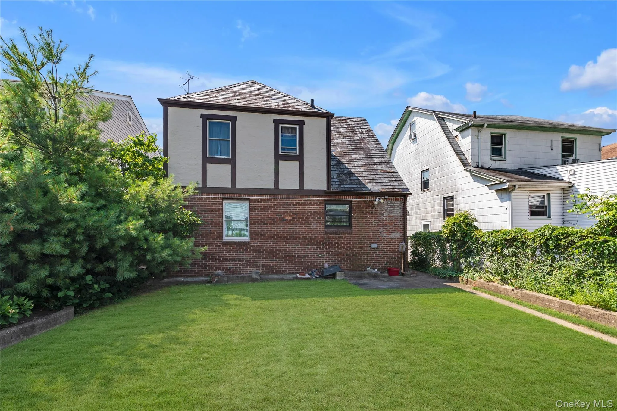 203-15 100th Avenue, New York, NY, 3 Bedrooms Bedrooms, 6 Rooms Rooms,1 BathroomBathrooms,Residential,For Rent,100th,0,1052791 203-15 100th Avenue, New York, NY, 3 Bedrooms Bedrooms, 6 Rooms Rooms,1 BathroomBathrooms,Residential,For Rent,100th,0,1052791