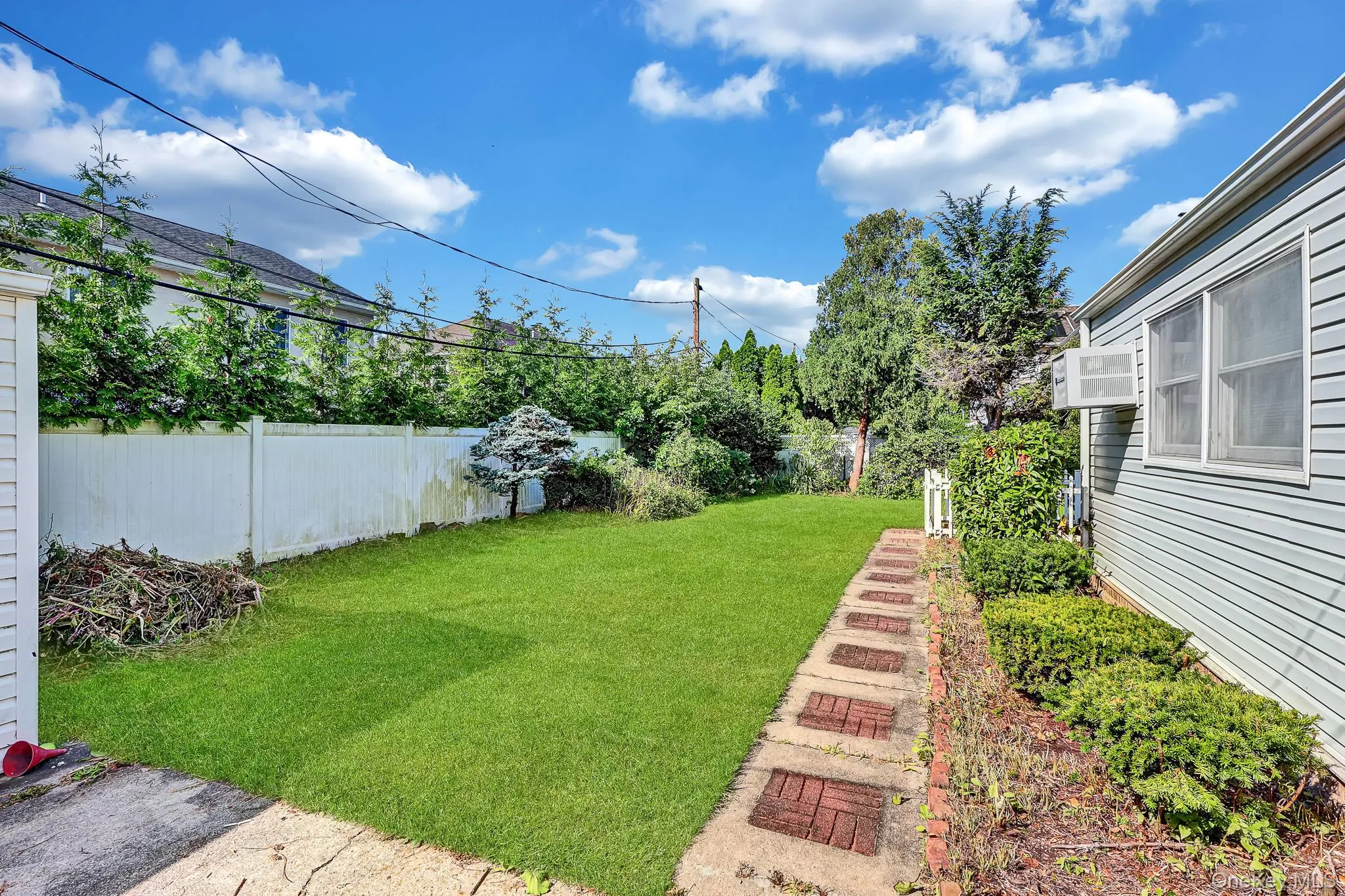 6 Manchester Street, North Hempstead, NY, 3 Bedrooms Bedrooms, 9 Rooms Rooms,2 BathroomsBathrooms,Residential,For Rent,Manchester,0,1052794 6 Manchester Street, North Hempstead, NY, 3 Bedrooms Bedrooms, 9 Rooms Rooms,2 BathroomsBathrooms,Residential,For Rent,Manchester,0,1052794