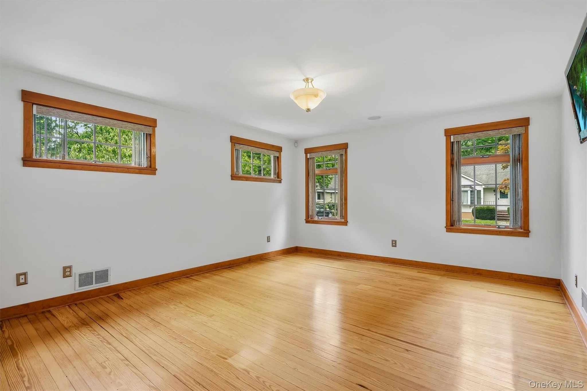 7 Myrtle Avenue, Warwick (town), NY, 2 Bedrooms Bedrooms, 6 Rooms Rooms,2 BathroomsBathrooms,Residential,For Rent,Myrtle,0,1052806 7 Myrtle Avenue, Warwick (town), NY, 2 Bedrooms Bedrooms, 6 Rooms Rooms,2 BathroomsBathrooms,Residential,For Rent,Myrtle,0,1052806