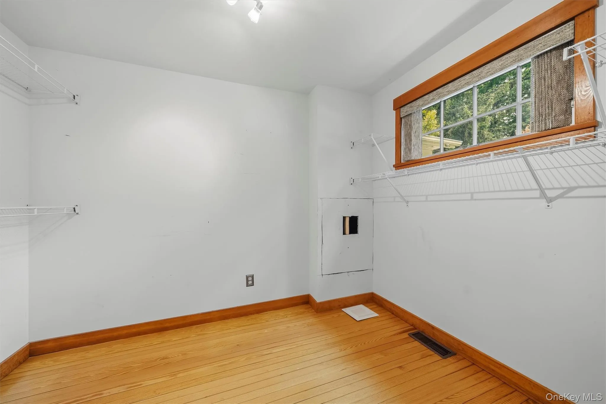 7 Myrtle Avenue, Warwick (town), NY, 2 Bedrooms Bedrooms, 6 Rooms Rooms,2 BathroomsBathrooms,Residential,For Rent,Myrtle,0,1052806 7 Myrtle Avenue, Warwick (town), NY, 2 Bedrooms Bedrooms, 6 Rooms Rooms,2 BathroomsBathrooms,Residential,For Rent,Myrtle,0,1052806