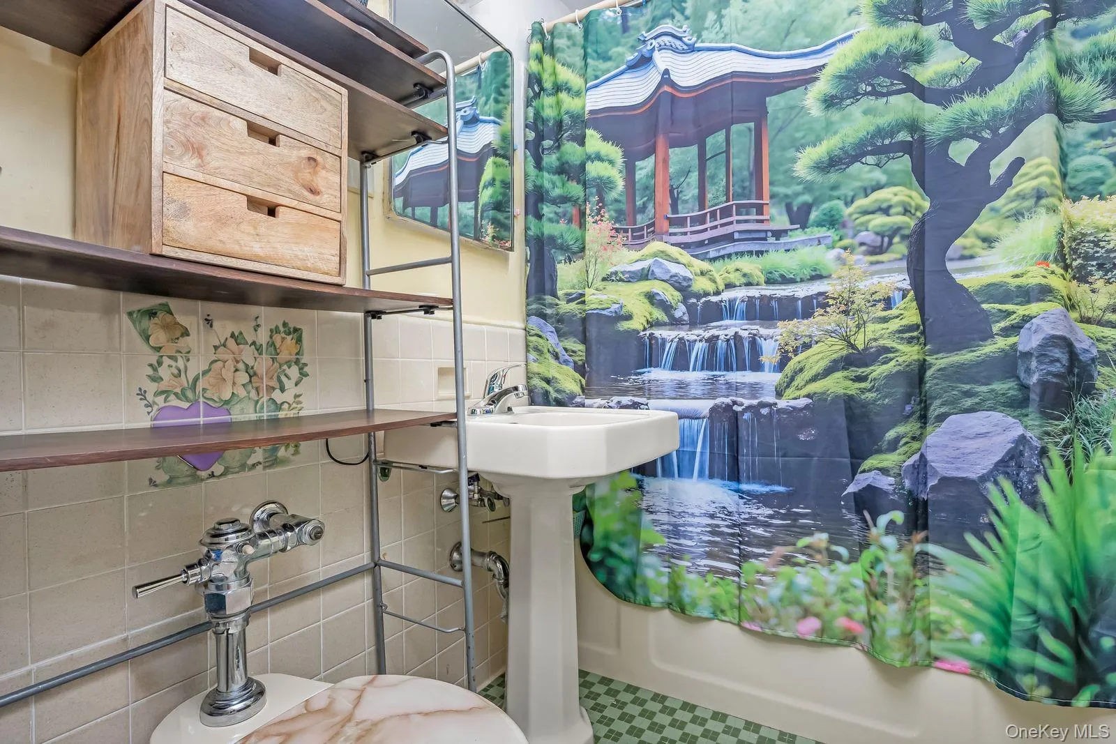 1560 Metropolitan Avenue, New York, NY, 2 Bedrooms Bedrooms, 5 Rooms Rooms,1 BathroomBathrooms,Residential,For Rent,Metropolitan,0,1052817 1560 Metropolitan Avenue, New York, NY, 2 Bedrooms Bedrooms, 5 Rooms Rooms,1 BathroomBathrooms,Residential,For Rent,Metropolitan,0,1052817