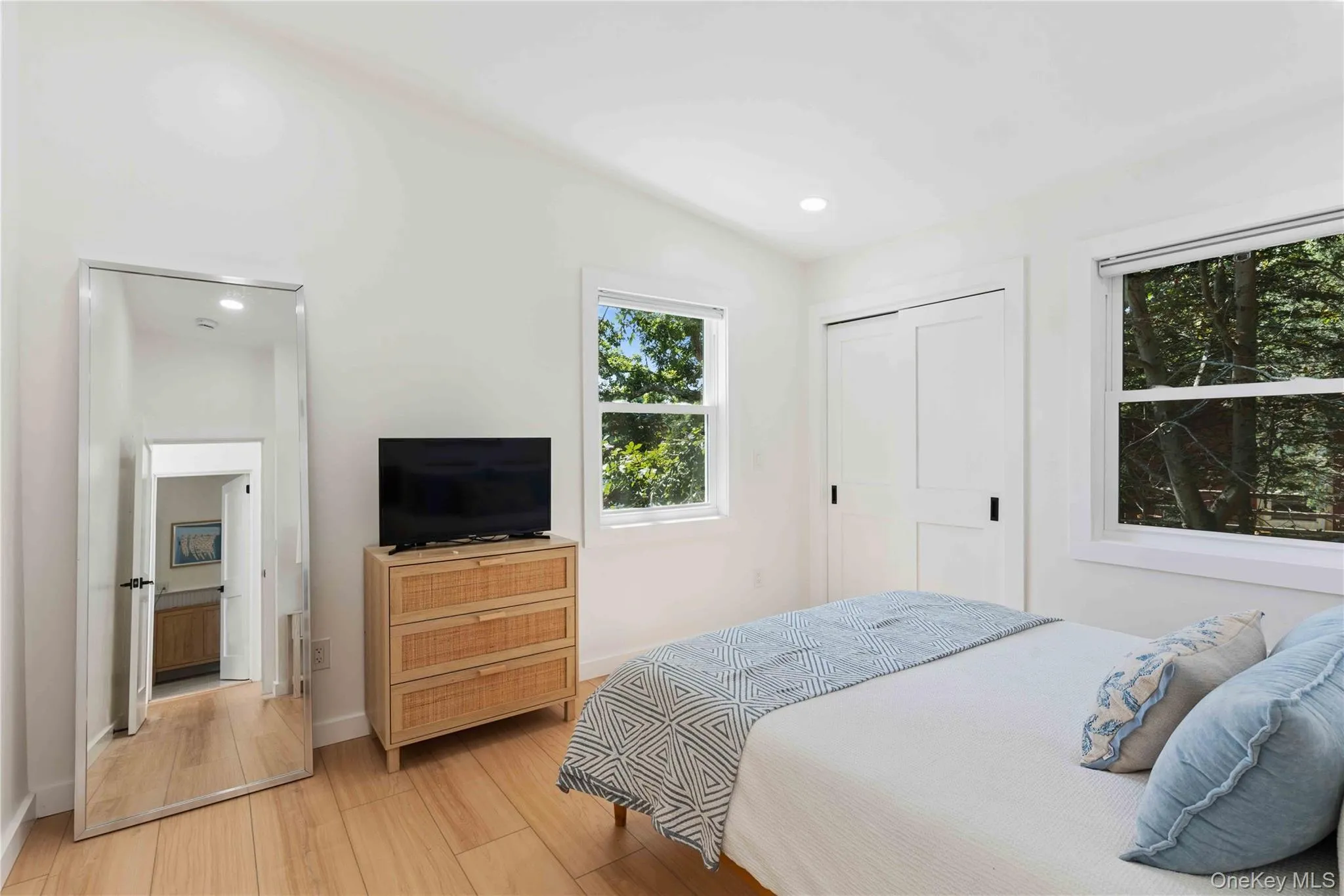 90 Little Fresh Pond Road, Southampton, NY, 4 Bedrooms Bedrooms, 10 Rooms Rooms,2 BathroomsBathrooms,Residential Lease,For Rent,Little Fresh Pond,0,1052820 90 Little Fresh Pond Road, Southampton, NY, 4 Bedrooms Bedrooms, 10 Rooms Rooms,2 BathroomsBathrooms,Residential Lease,For Rent,Little Fresh Pond,0,1052820
