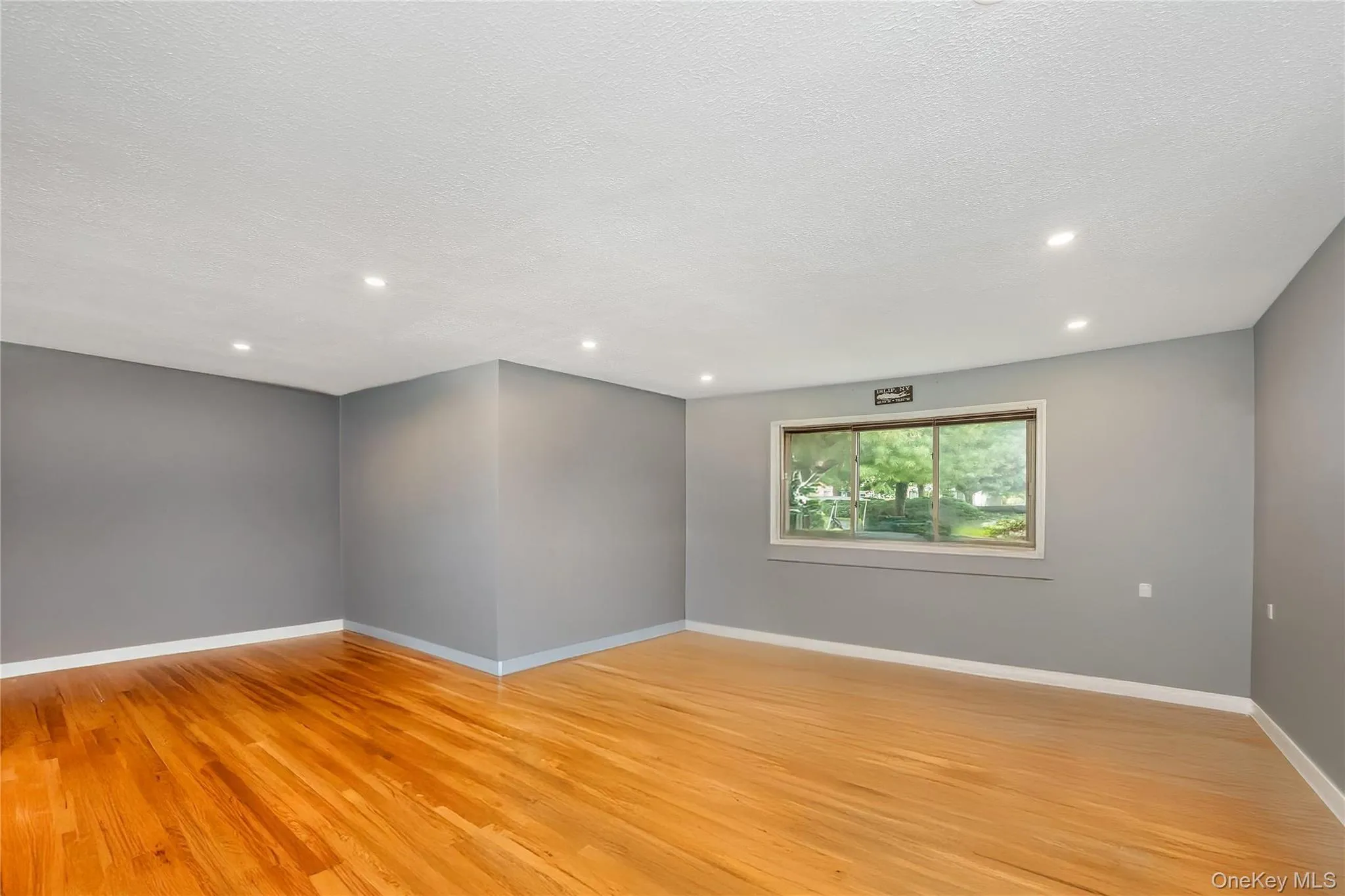 2449 Union Blvd, Islip, NY, 1 Bedroom Bedrooms, 4 Rooms Rooms,1 BathroomBathrooms,Residential,For Rent,Union Blvd,0,1052821 2449 Union Blvd, Islip, NY, 1 Bedroom Bedrooms, 4 Rooms Rooms,1 BathroomBathrooms,Residential,For Rent,Union Blvd,0,1052821