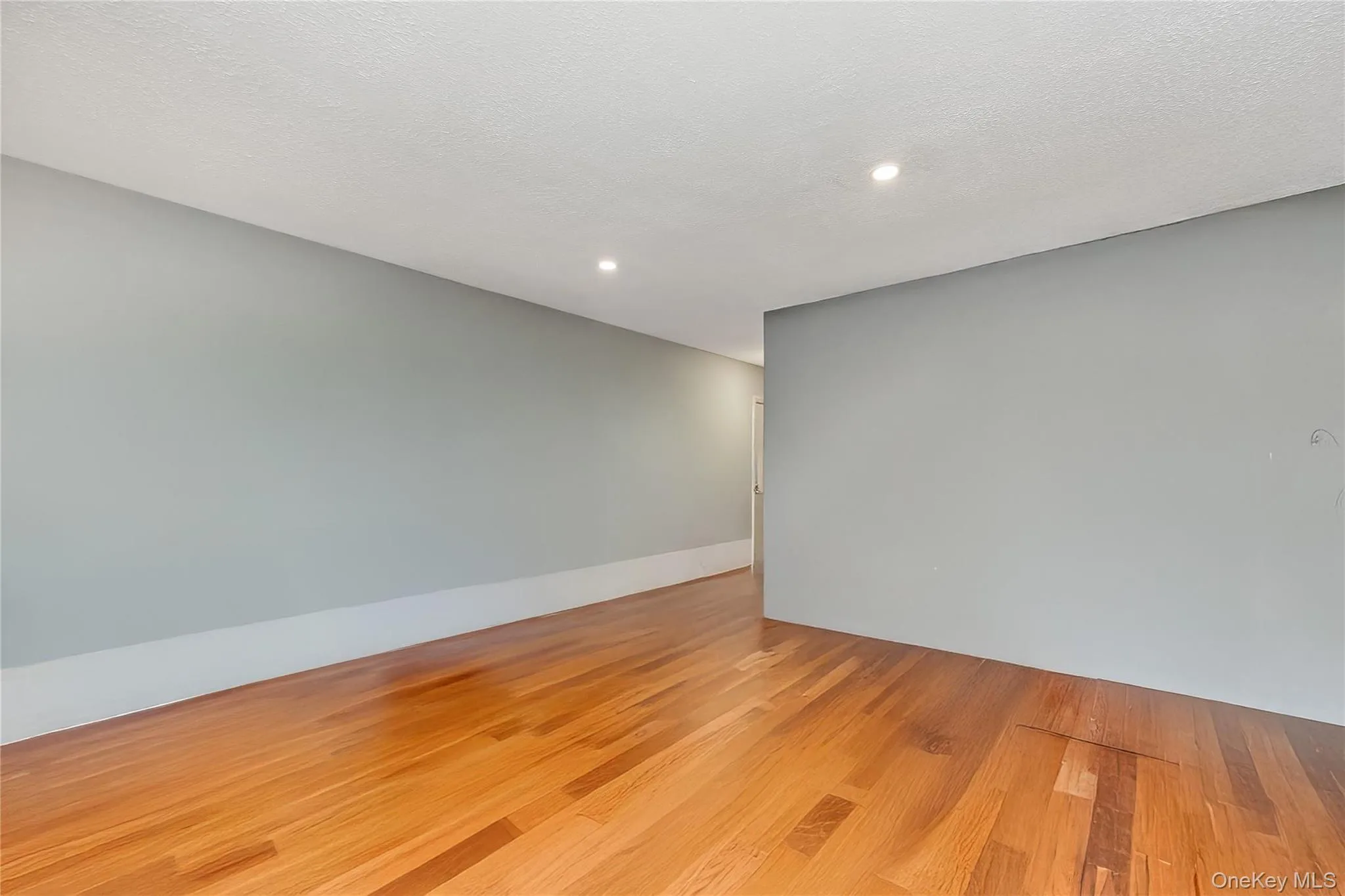 2449 Union Blvd, Islip, NY, 1 Bedroom Bedrooms, 4 Rooms Rooms,1 BathroomBathrooms,Residential,For Rent,Union Blvd,0,1052821 2449 Union Blvd, Islip, NY, 1 Bedroom Bedrooms, 4 Rooms Rooms,1 BathroomBathrooms,Residential,For Rent,Union Blvd,0,1052821
