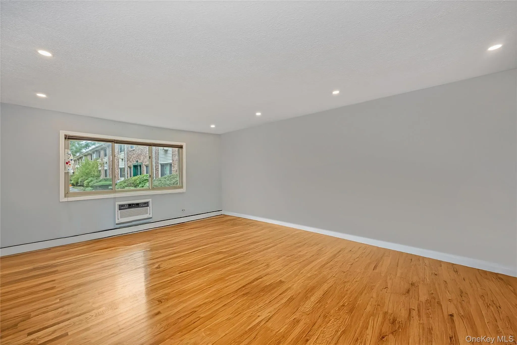 2449 Union Blvd, Islip, NY, 1 Bedroom Bedrooms, 4 Rooms Rooms,1 BathroomBathrooms,Residential,For Rent,Union Blvd,0,1052821 2449 Union Blvd, Islip, NY, 1 Bedroom Bedrooms, 4 Rooms Rooms,1 BathroomBathrooms,Residential,For Rent,Union Blvd,0,1052821