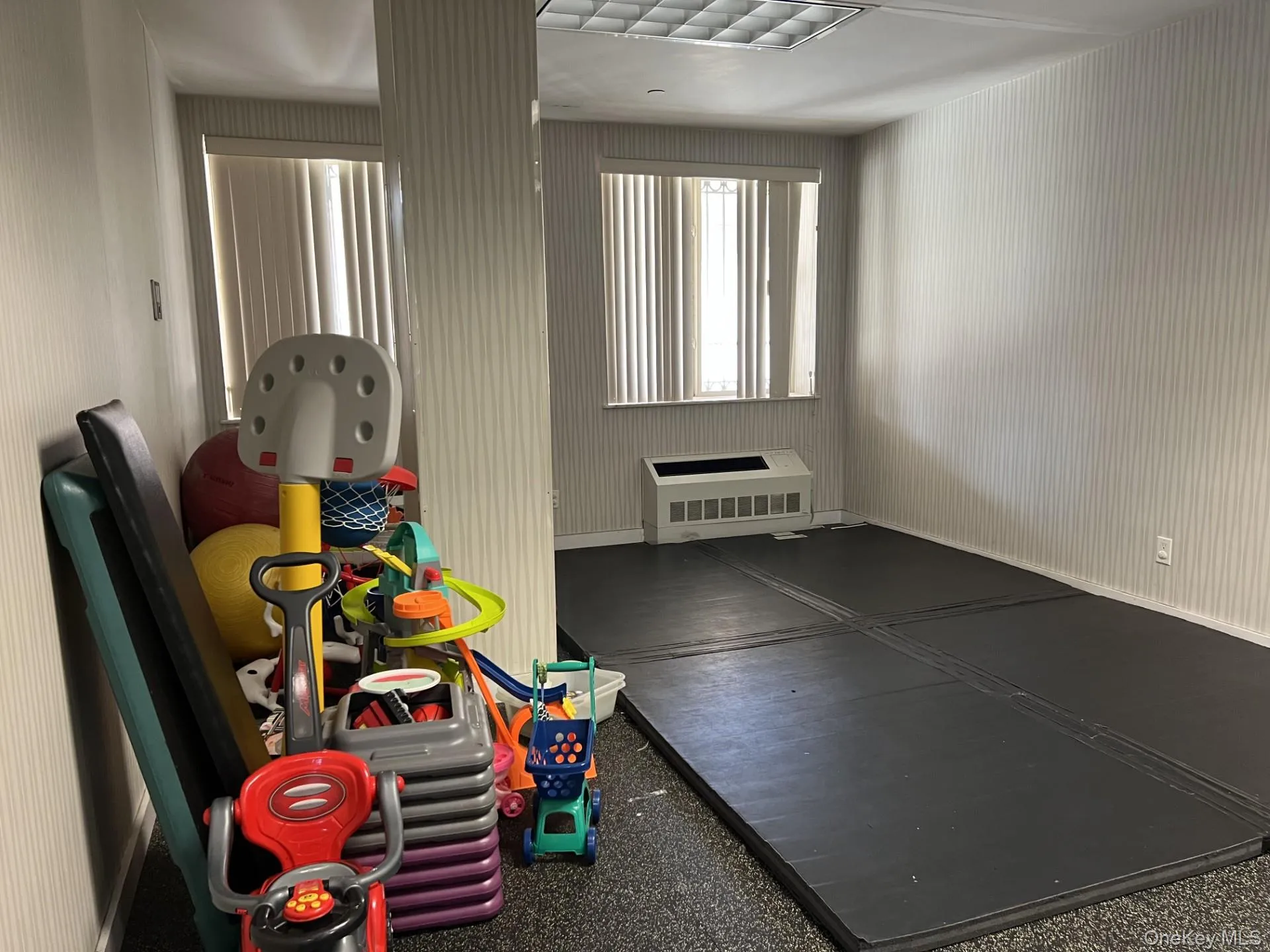 143-20 Hoover Avenue, New York, NY, 2 Bedrooms Bedrooms, 5 Rooms Rooms,1 BathroomBathrooms,Residential Lease,For Rent,Hoover,0,1052827 143-20 Hoover Avenue, New York, NY, 2 Bedrooms Bedrooms, 5 Rooms Rooms,1 BathroomBathrooms,Residential Lease,For Rent,Hoover,0,1052827