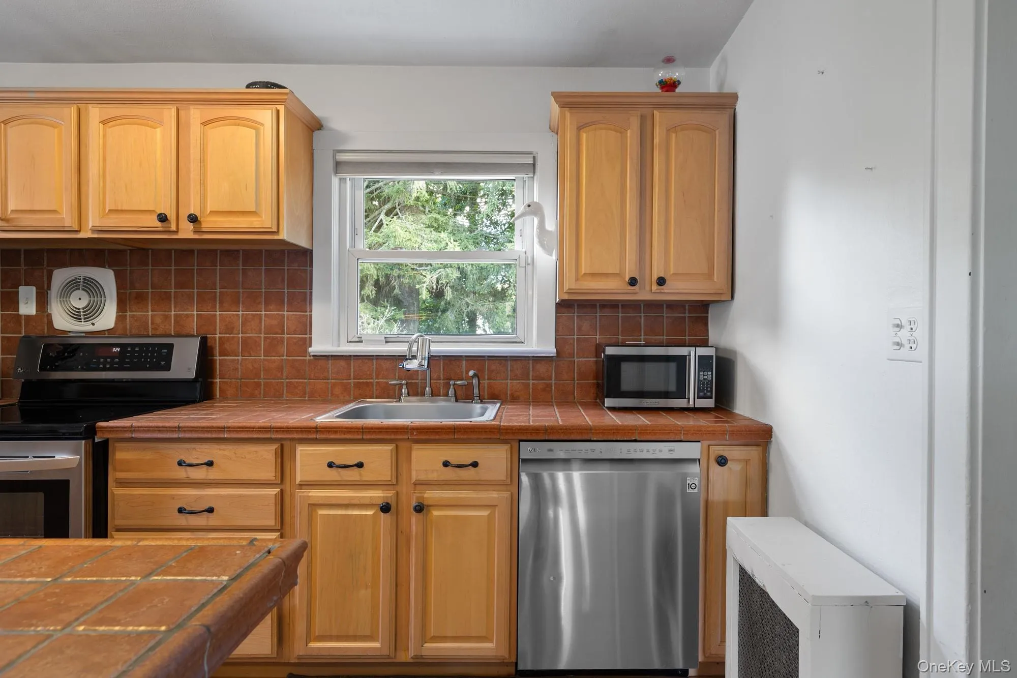 12 Ingersoll Street, Huntington, NY, 3 Bedrooms Bedrooms, 7 Rooms Rooms,1 BathroomBathrooms,Residential,For Rent,Ingersoll,0,1052831 12 Ingersoll Street, Huntington, NY, 3 Bedrooms Bedrooms, 7 Rooms Rooms,1 BathroomBathrooms,Residential,For Rent,Ingersoll,0,1052831