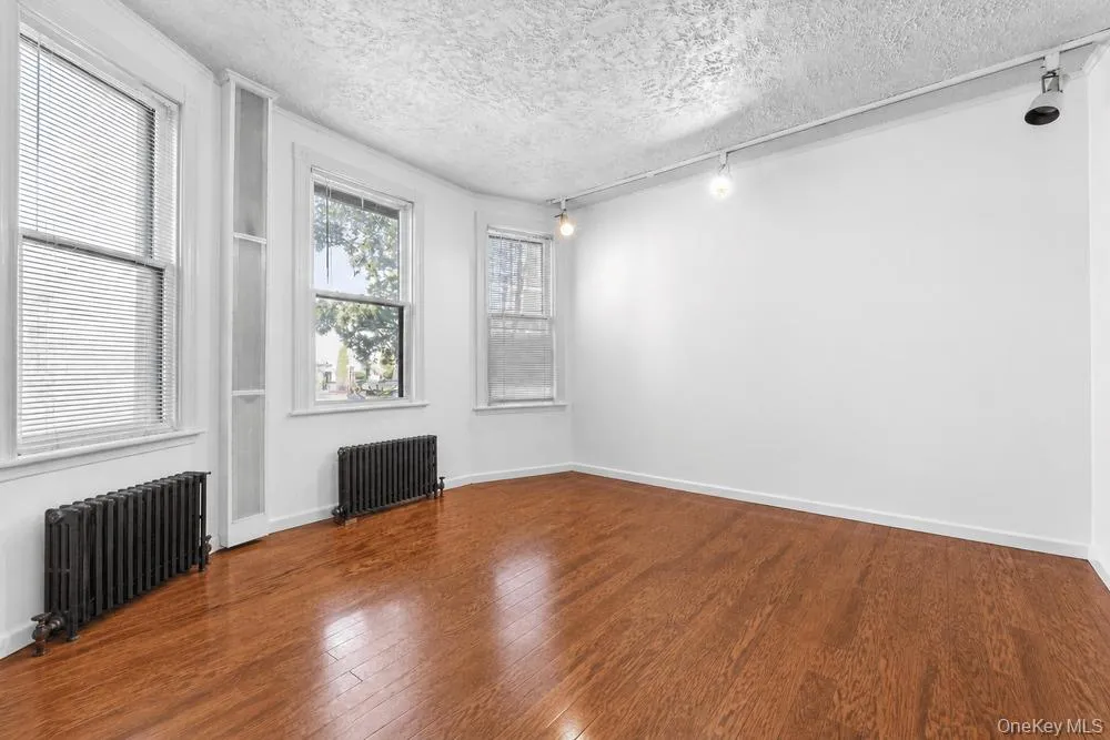 21 Mount Joy Place, New Rochelle, NY, 5 Bedrooms Bedrooms, 8 Rooms Rooms,2 BathroomsBathrooms,Residential,For Rent,Mount Joy,0,1052832 21 Mount Joy Place, New Rochelle, NY, 5 Bedrooms Bedrooms, 8 Rooms Rooms,2 BathroomsBathrooms,Residential,For Rent,Mount Joy,0,1052832