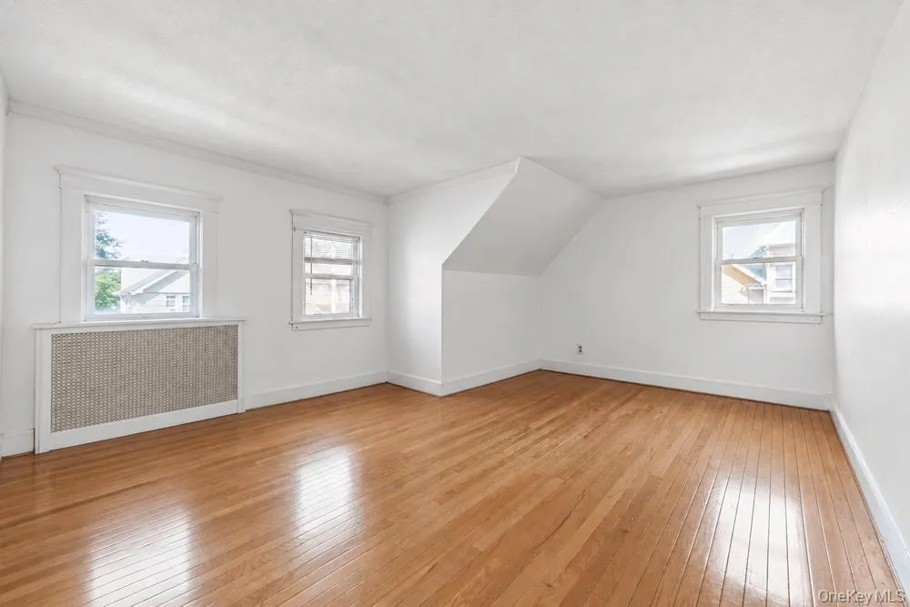 21 Mount Joy Place, New Rochelle, NY, 5 Bedrooms Bedrooms, 8 Rooms Rooms,2 BathroomsBathrooms,Residential,For Rent,Mount Joy,0,1052832 21 Mount Joy Place, New Rochelle, NY, 5 Bedrooms Bedrooms, 8 Rooms Rooms,2 BathroomsBathrooms,Residential,For Rent,Mount Joy,0,1052832