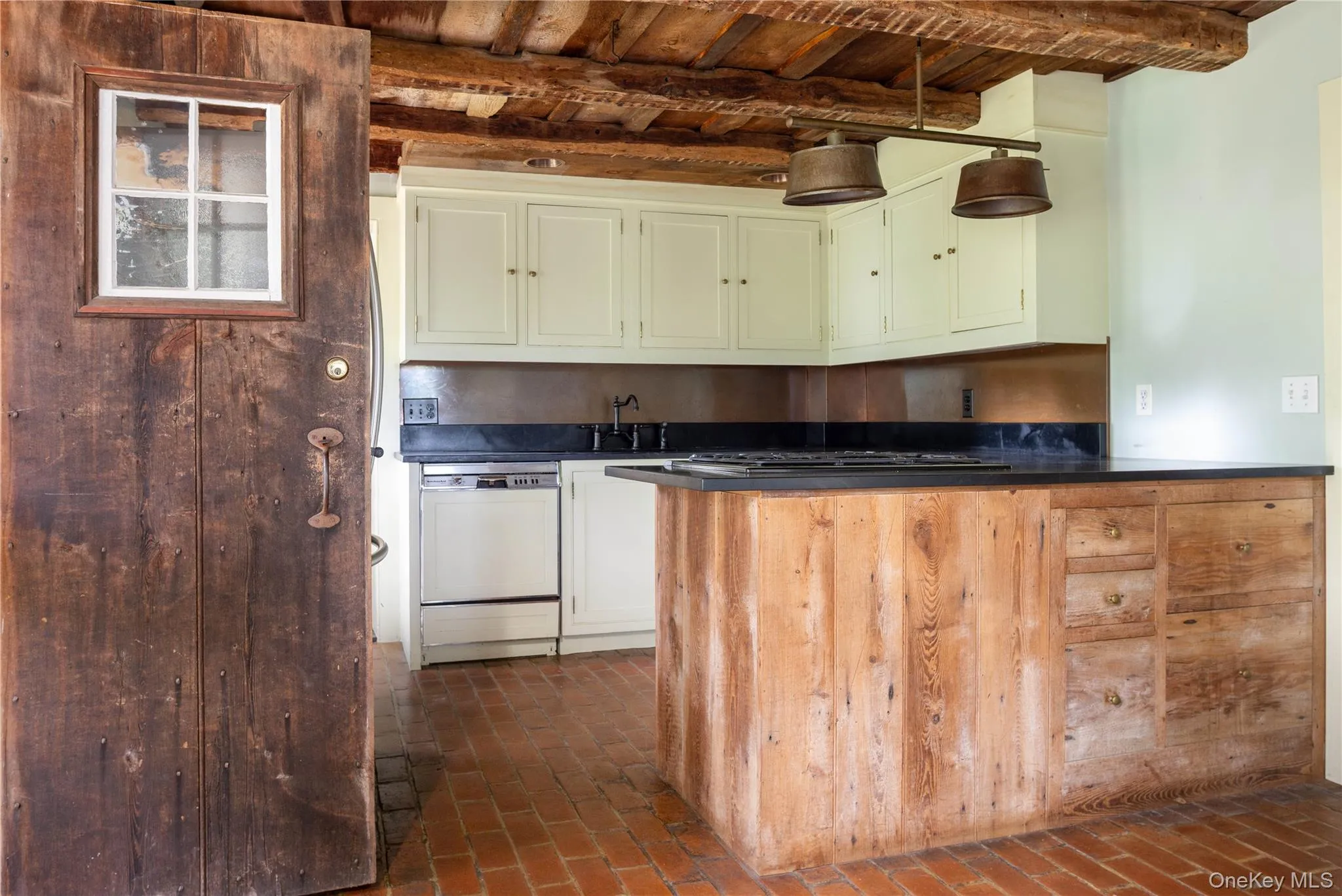 750 Reeve Avenue, Southold, NY, 3 Bedrooms Bedrooms, 10 Rooms Rooms,2 BathroomsBathrooms,Residential,For Rent,Reeve,0,1052843 750 Reeve Avenue, Southold, NY, 3 Bedrooms Bedrooms, 10 Rooms Rooms,2 BathroomsBathrooms,Residential,For Rent,Reeve,0,1052843
