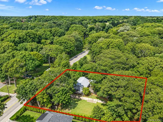 115 Huntington Crossway, Southampton, New York 11932