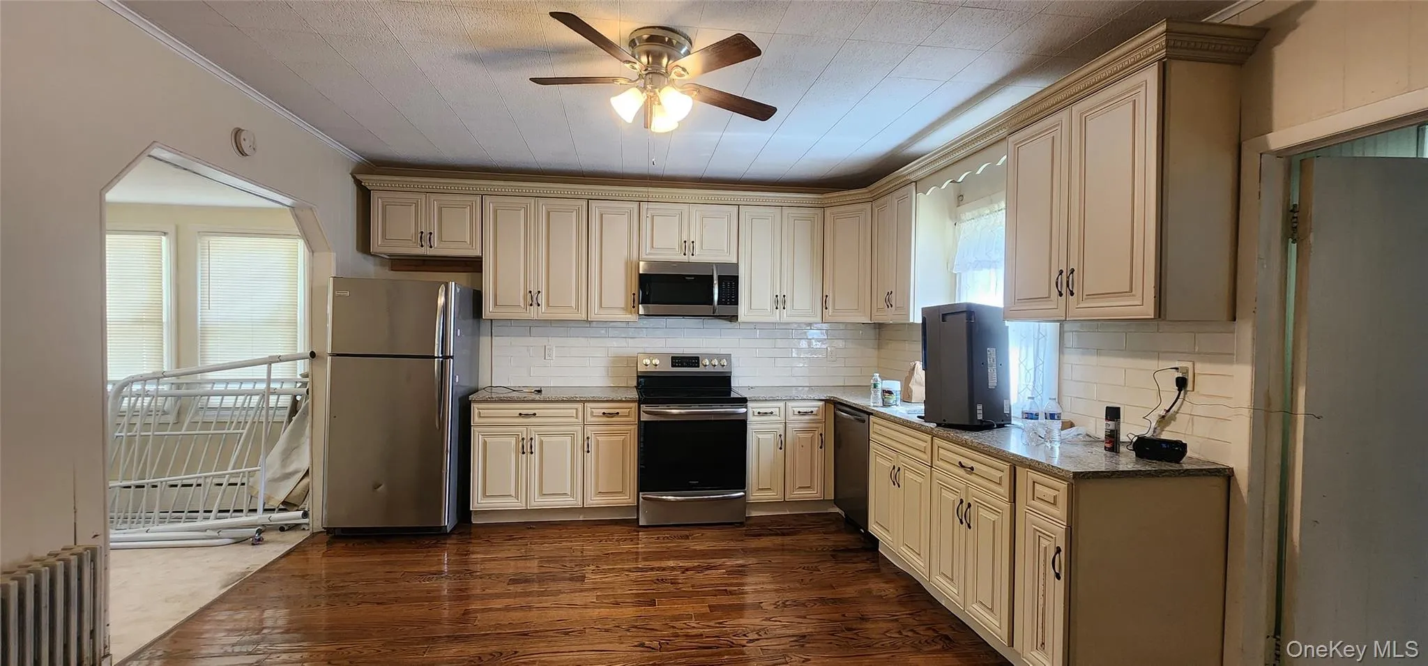 9 Babylon Road, Brookhaven, NY, 4 Bedrooms Bedrooms, 6 Rooms Rooms,1 BathroomBathrooms,Residential,For Rent,Babylon,0,1052866 9 Babylon Road, Brookhaven, NY, 4 Bedrooms Bedrooms, 6 Rooms Rooms,1 BathroomBathrooms,Residential,For Rent,Babylon,0,1052866