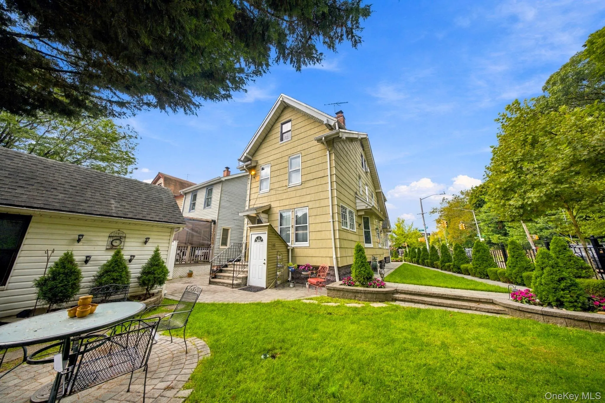 8401 104th Street, New York, NY, 3 Bedrooms Bedrooms, 7 Rooms Rooms,3 BathroomsBathrooms,Residential,For Rent,104th,0,1052869 8401 104th Street, New York, NY, 3 Bedrooms Bedrooms, 7 Rooms Rooms,3 BathroomsBathrooms,Residential,For Rent,104th,0,1052869