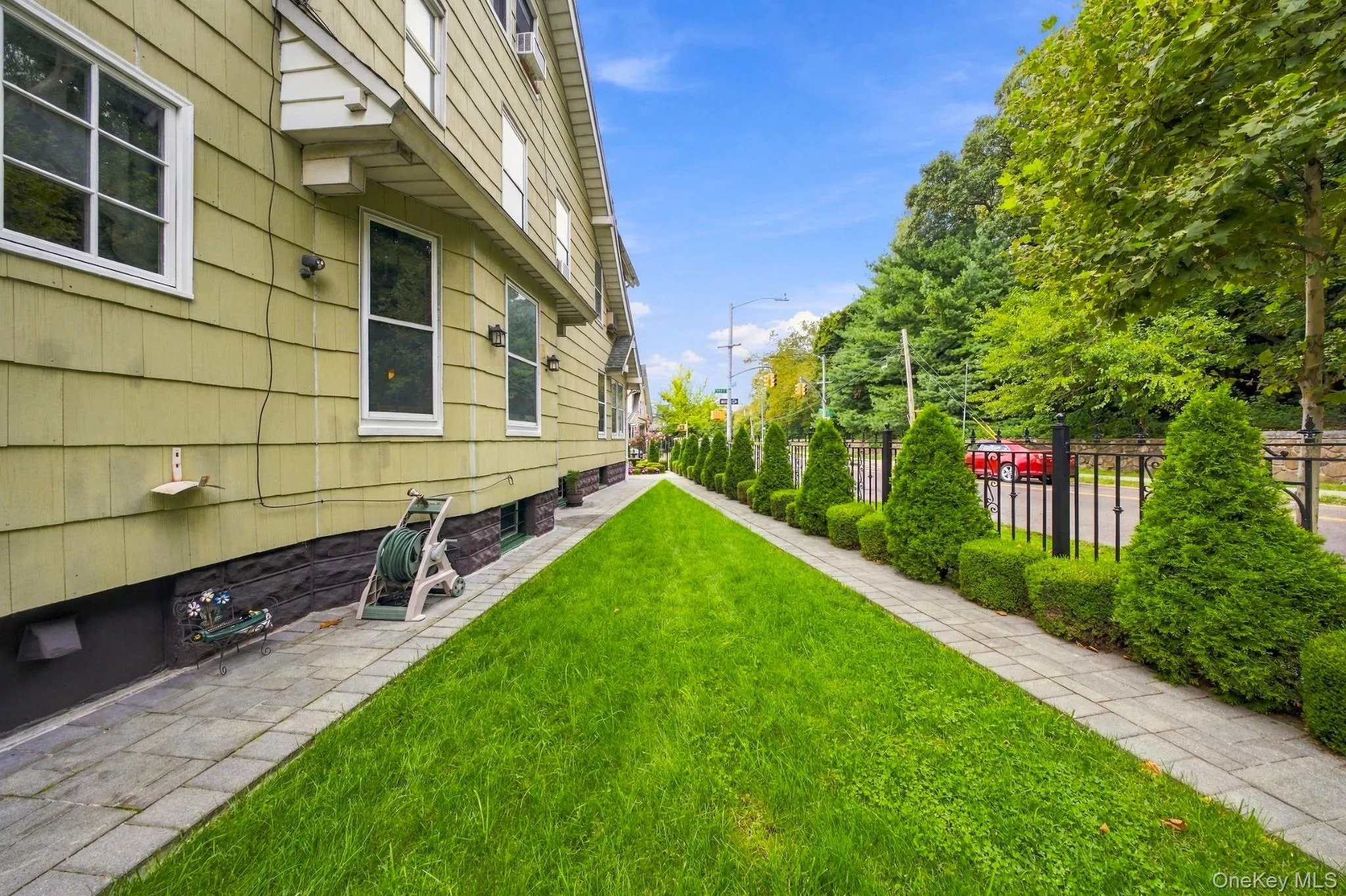 8401 104th Street, New York, NY, 3 Bedrooms Bedrooms, 7 Rooms Rooms,3 BathroomsBathrooms,Residential,For Rent,104th,0,1052869 8401 104th Street, New York, NY, 3 Bedrooms Bedrooms, 7 Rooms Rooms,3 BathroomsBathrooms,Residential,For Rent,104th,0,1052869