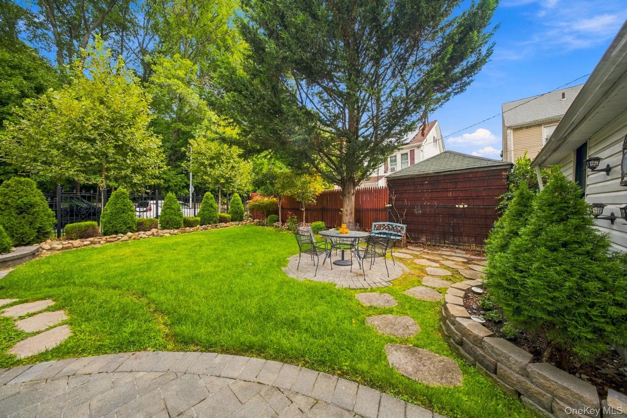 8401 104th Street, New York, NY, 3 Bedrooms Bedrooms, 7 Rooms Rooms,3 BathroomsBathrooms,Residential,For Rent,104th,0,1052869 8401 104th Street, New York, NY, 3 Bedrooms Bedrooms, 7 Rooms Rooms,3 BathroomsBathrooms,Residential,For Rent,104th,0,1052869