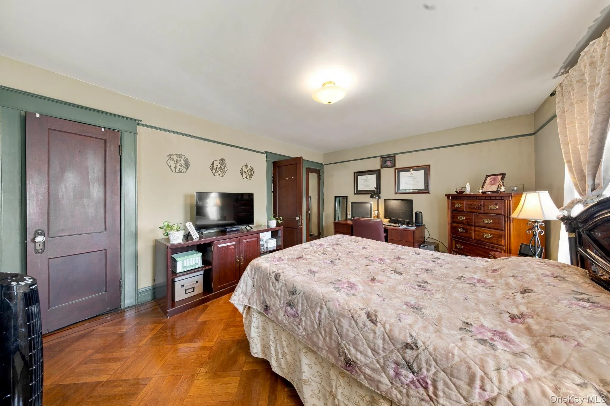 8401 104th Street, New York, NY, 3 Bedrooms Bedrooms, 7 Rooms Rooms,3 BathroomsBathrooms,Residential,For Rent,104th,0,1052869 8401 104th Street, New York, NY, 3 Bedrooms Bedrooms, 7 Rooms Rooms,3 BathroomsBathrooms,Residential,For Rent,104th,0,1052869