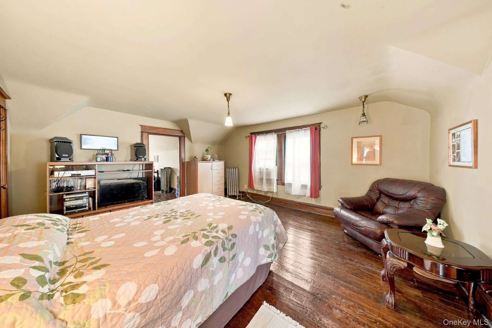 8401 104th Street, New York, NY, 3 Bedrooms Bedrooms, 7 Rooms Rooms,3 BathroomsBathrooms,Residential,For Rent,104th,0,1052869 8401 104th Street, New York, NY, 3 Bedrooms Bedrooms, 7 Rooms Rooms,3 BathroomsBathrooms,Residential,For Rent,104th,0,1052869
