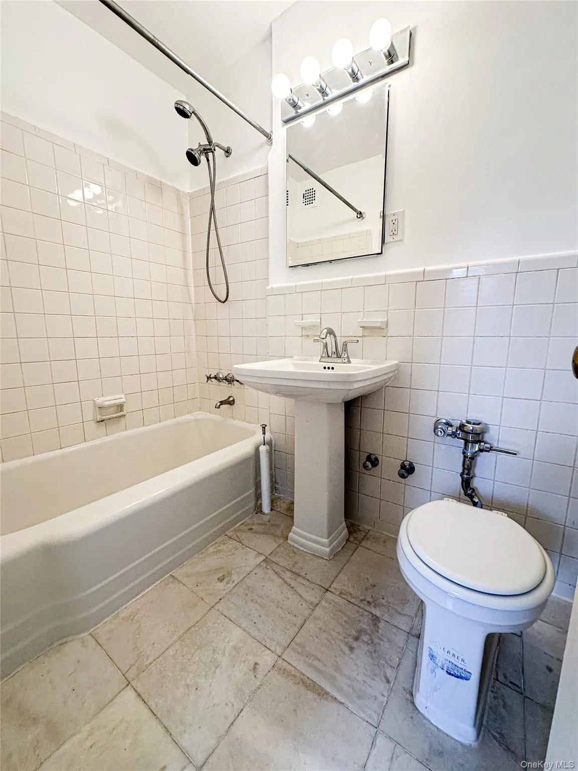 10025 Queens Boulevard, New York, NY, 2 Rooms Rooms,1 BathroomBathrooms,Residential,For Rent,Queens,0,1052884 10025 Queens Boulevard, New York, NY, 2 Rooms Rooms,1 BathroomBathrooms,Residential,For Rent,Queens,0,1052884