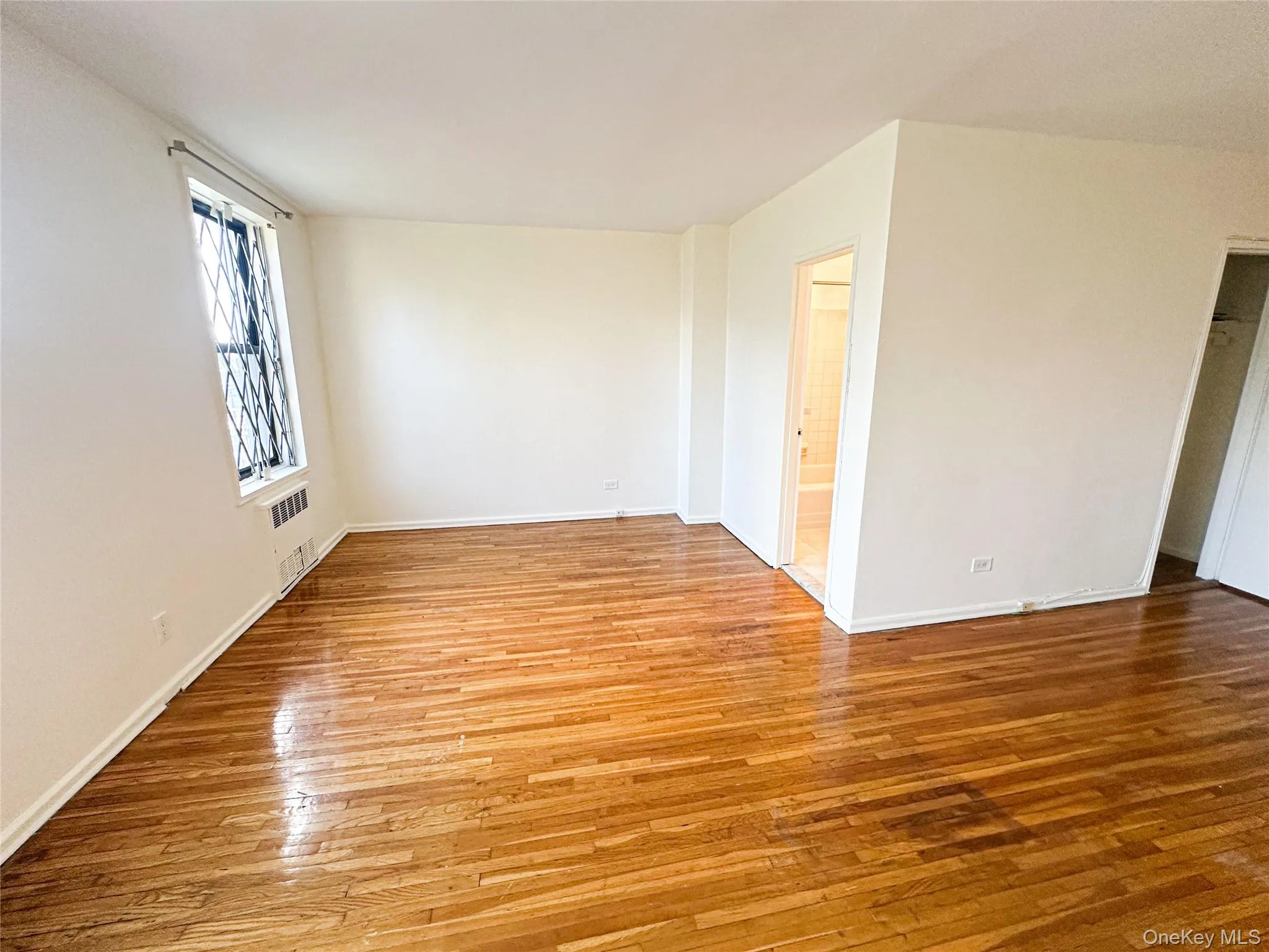 10025 Queens Boulevard, New York, NY, 2 Rooms Rooms,1 BathroomBathrooms,Residential,For Rent,Queens,0,1052884 10025 Queens Boulevard, New York, NY, 2 Rooms Rooms,1 BathroomBathrooms,Residential,For Rent,Queens,0,1052884