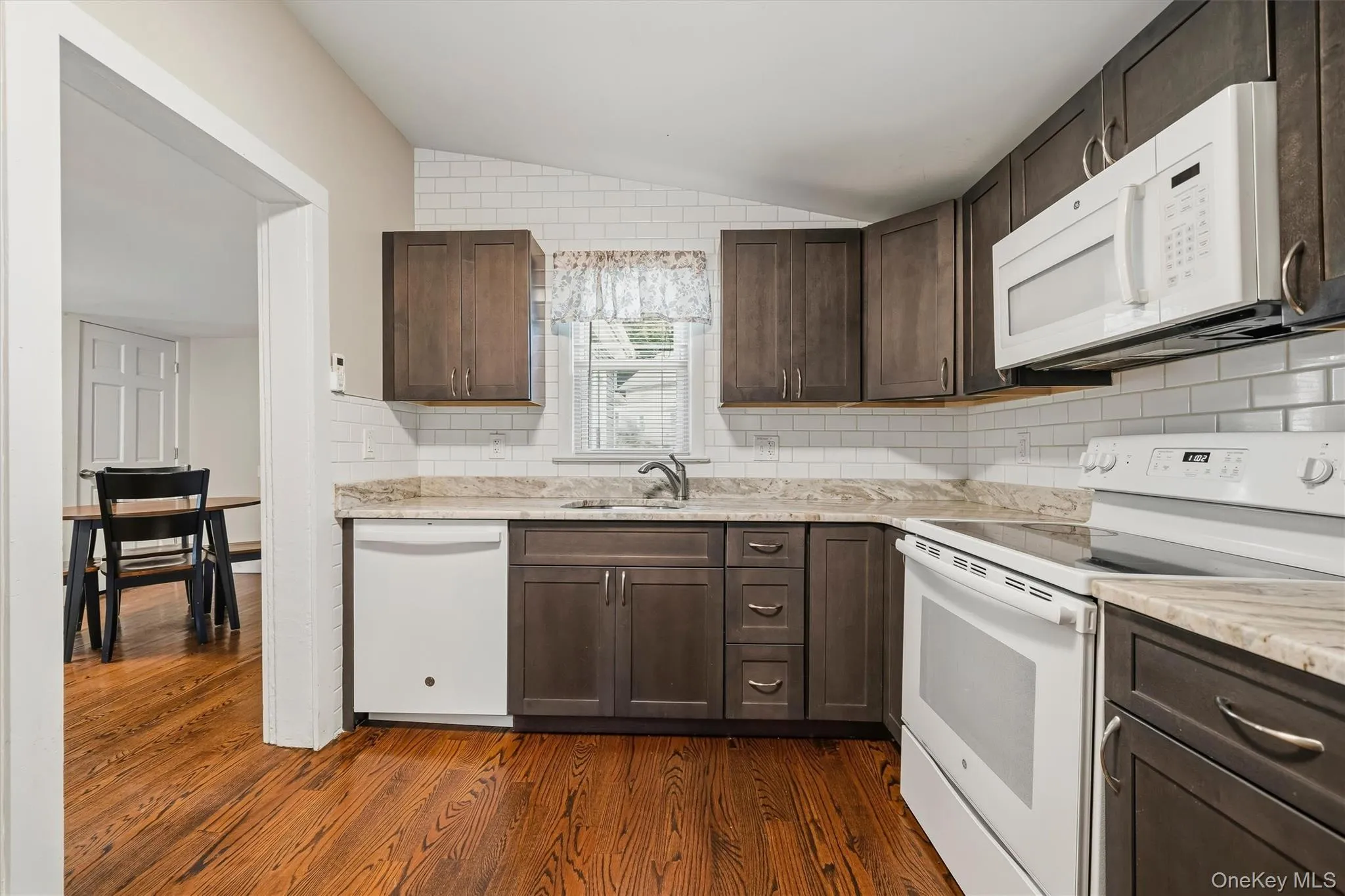 83 Mountain Avenue, Highlands, NY, 2 Bedrooms Bedrooms, 6 Rooms Rooms,1 BathroomBathrooms,Residential Lease,For Rent,Mountain,0,1052902 83 Mountain Avenue, Highlands, NY, 2 Bedrooms Bedrooms, 6 Rooms Rooms,1 BathroomBathrooms,Residential Lease,For Rent,Mountain,0,1052902