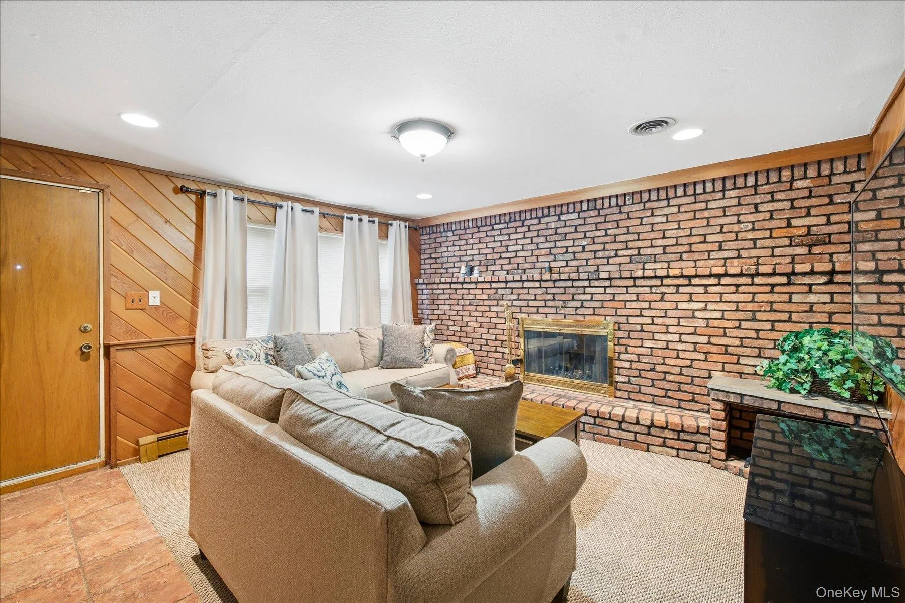 1634 Cynron Lane, Hempstead, NY, 3 Bedrooms Bedrooms, 7 Rooms Rooms,2 BathroomsBathrooms,Residential,For Rent,Cynron,0,1052906 1634 Cynron Lane, Hempstead, NY, 3 Bedrooms Bedrooms, 7 Rooms Rooms,2 BathroomsBathrooms,Residential,For Rent,Cynron,0,1052906