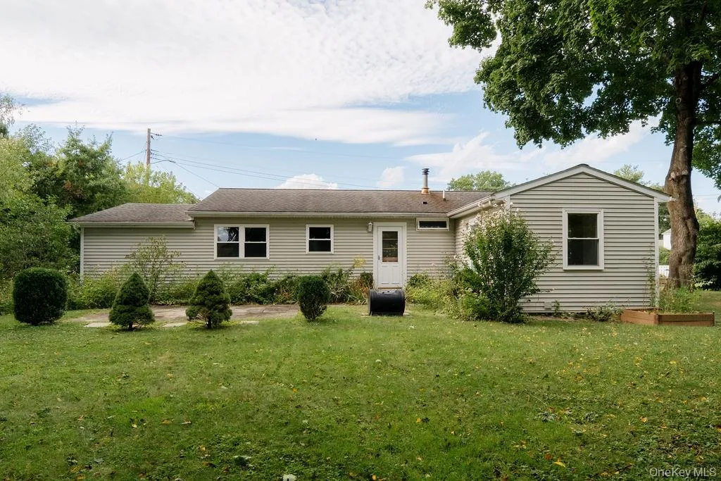 22 Trinity Place, Rhinebeck, NY, 3 Bedrooms Bedrooms, 7 Rooms Rooms,1 BathroomBathrooms,Residential Lease,For Rent,Trinity,0,1052911 22 Trinity Place, Rhinebeck, NY, 3 Bedrooms Bedrooms, 7 Rooms Rooms,1 BathroomBathrooms,Residential Lease,For Rent,Trinity,0,1052911