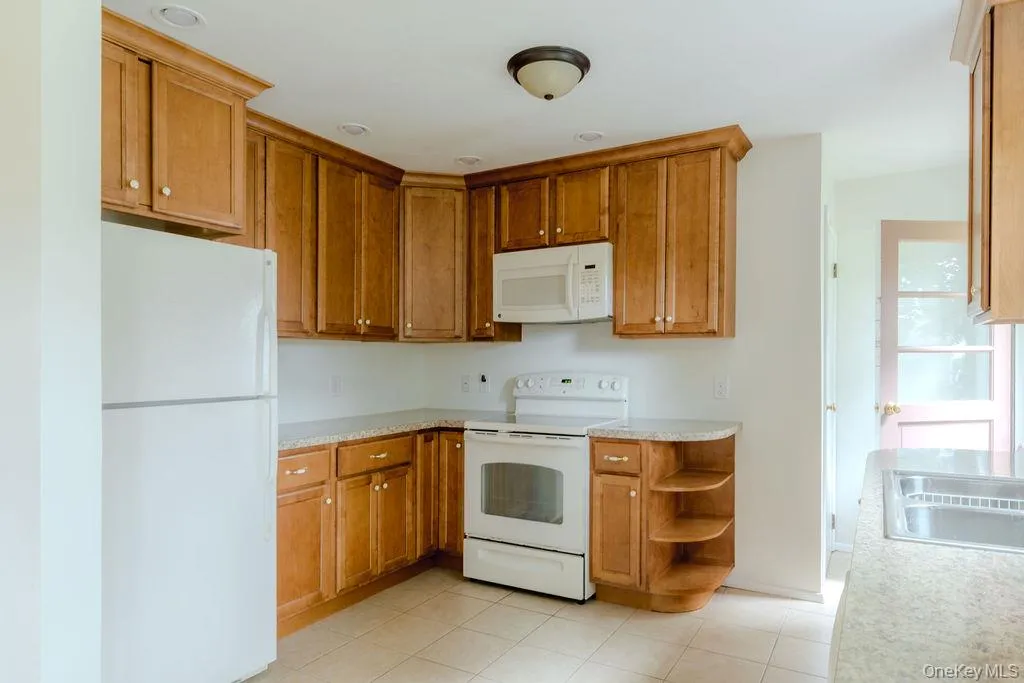 22 Trinity Place, Rhinebeck, NY, 3 Bedrooms Bedrooms, 7 Rooms Rooms,1 BathroomBathrooms,Residential Lease,For Rent,Trinity,0,1052911 22 Trinity Place, Rhinebeck, NY, 3 Bedrooms Bedrooms, 7 Rooms Rooms,1 BathroomBathrooms,Residential Lease,For Rent,Trinity,0,1052911
