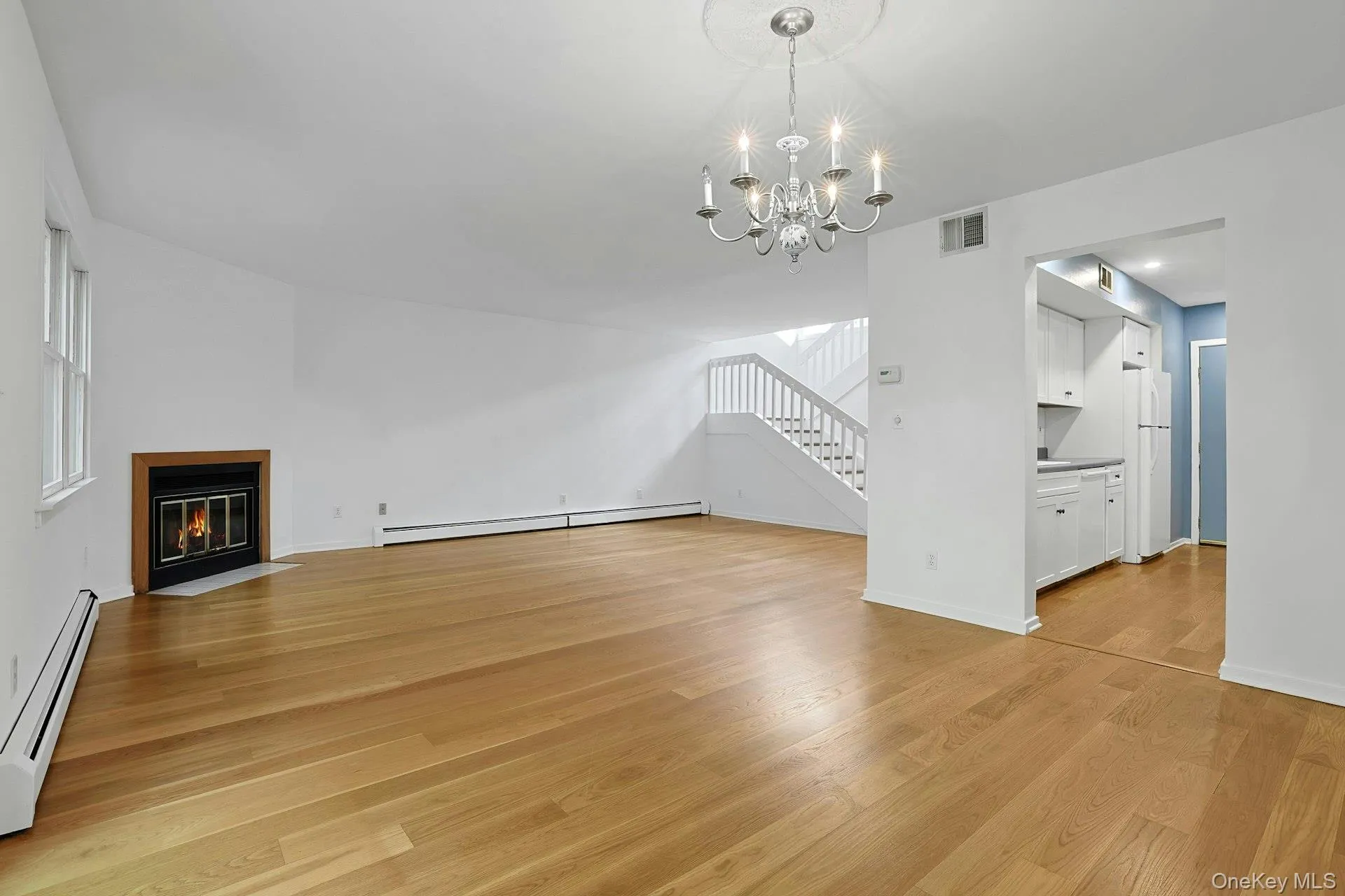 Heading from the dining room to the kitchen, we can see the easy flow between the spaces in this home. Heading from the dining room to the kitchen, we can see the easy flow between the spaces in this home.